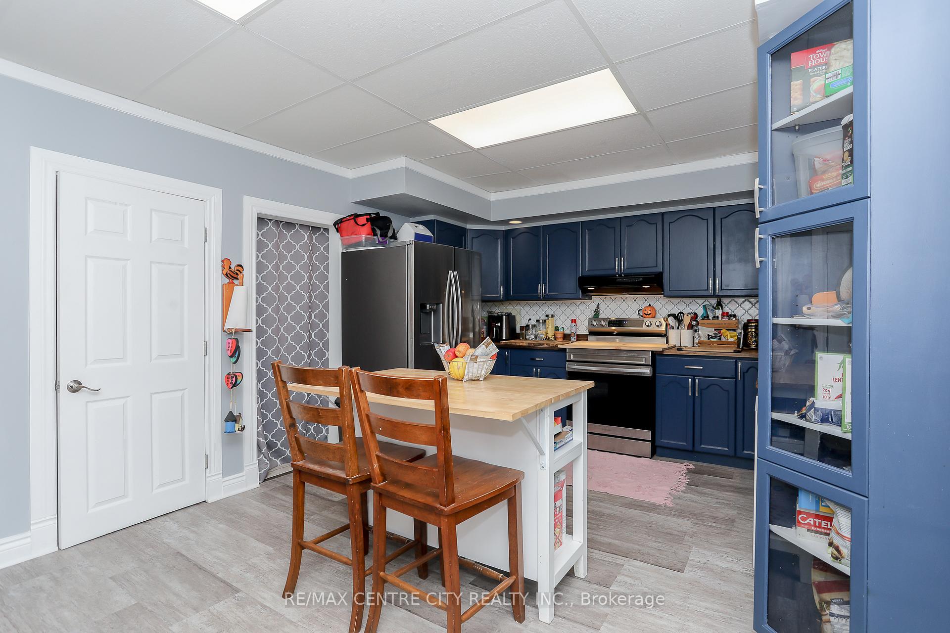Photo 13 of 60 Alma Street, St. Thomas — HOMEH