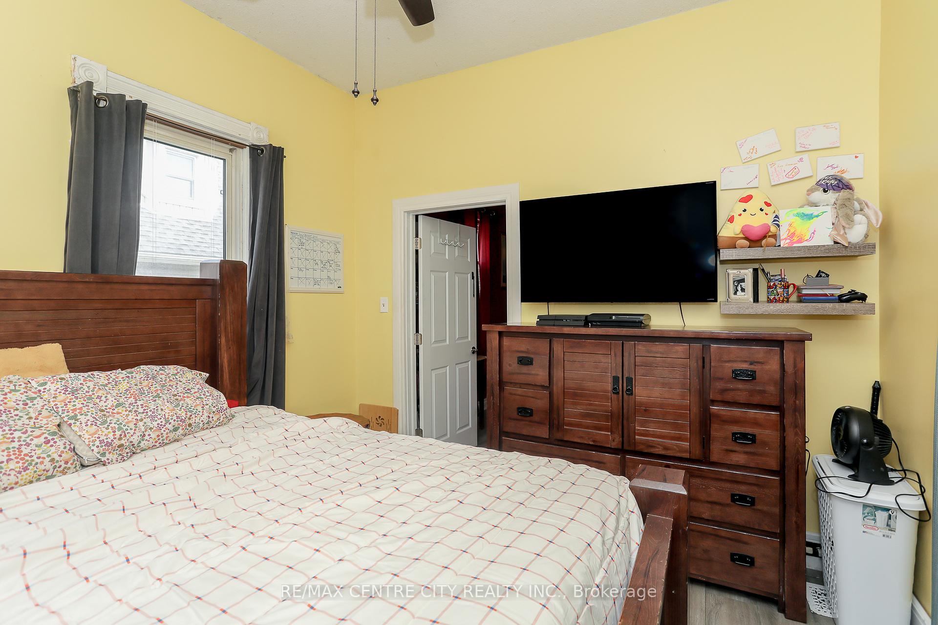 Photo 18 of 60 Alma Street, St. Thomas — HOMEH