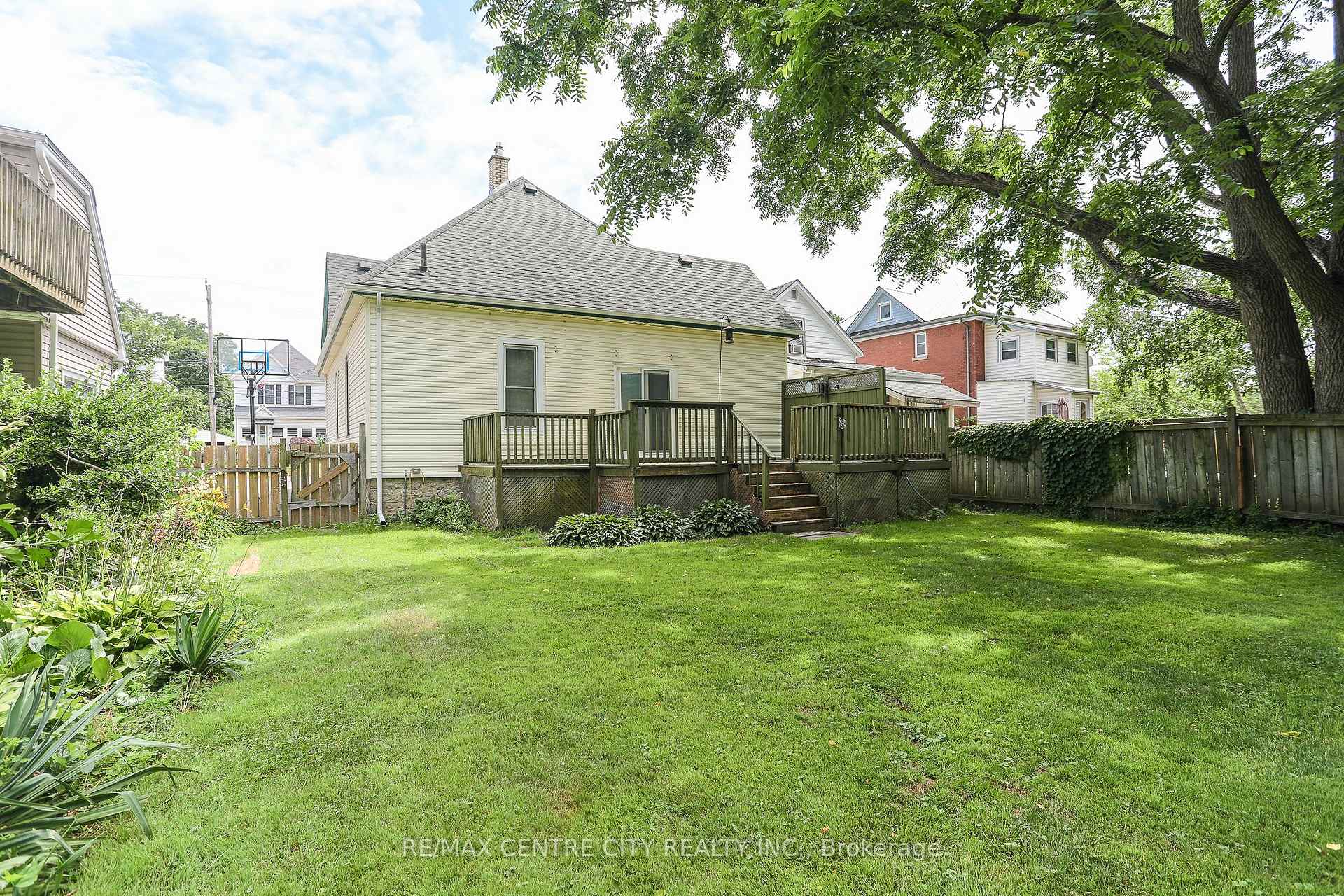 Photo 43 of 60 Alma Street, St. Thomas — HOMEH
