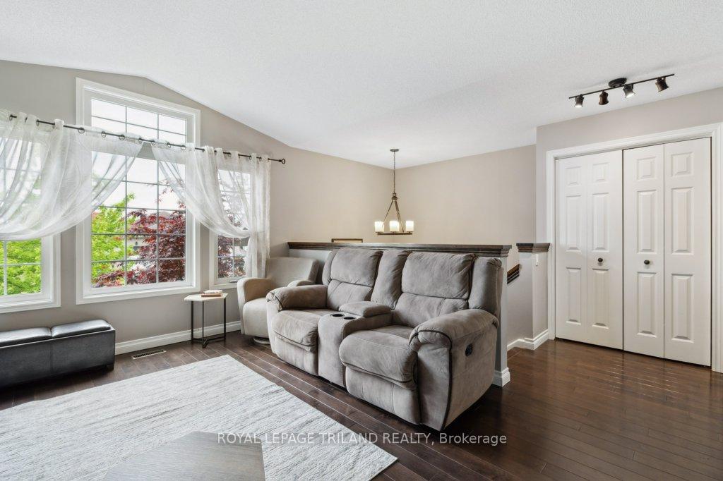 Photo 4 of 10 Schreyer Drive, St. Thomas — HOMEH