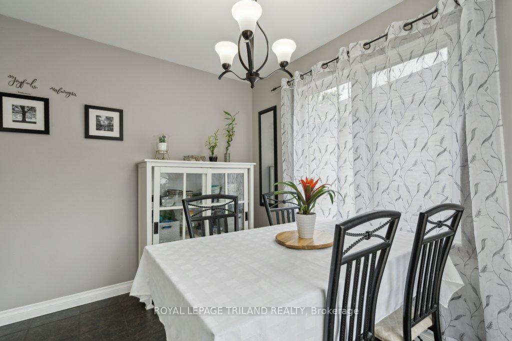 Photo 8 of 10 Schreyer Drive, St. Thomas — HOMEH