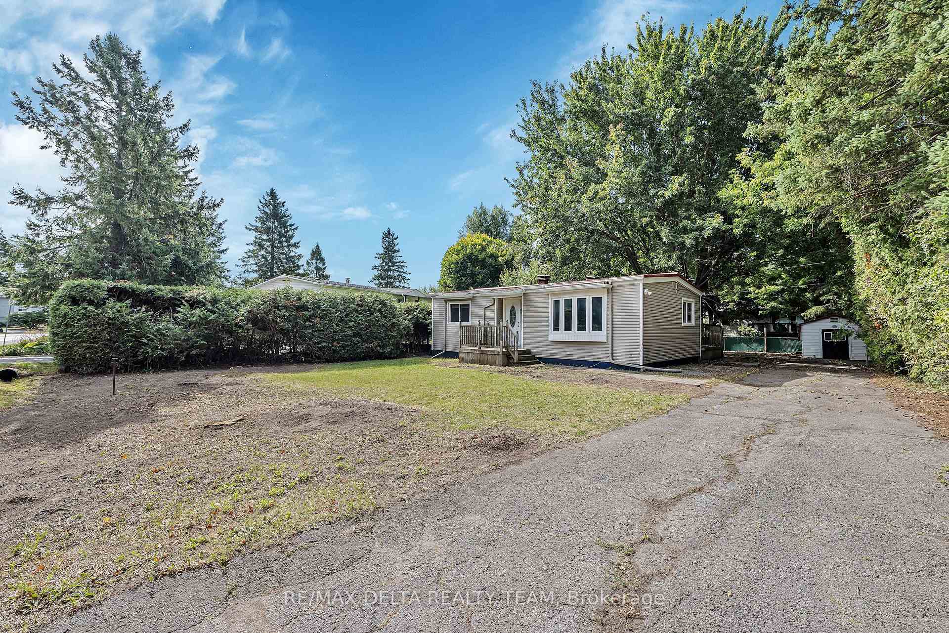 Photo 2 of 25 Fringewood Drive, Ottawa, Fringewood — HOMEH