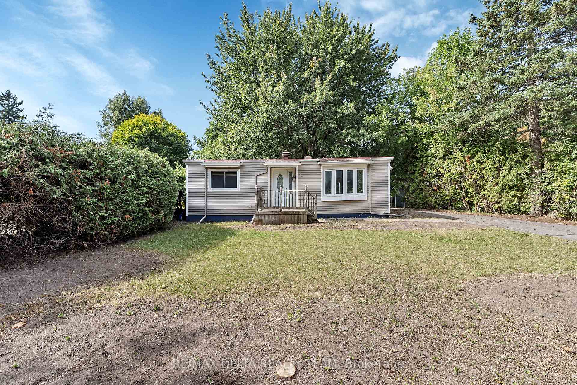 Photo 3 of 25 Fringewood Drive, Ottawa, Fringewood — HOMEH