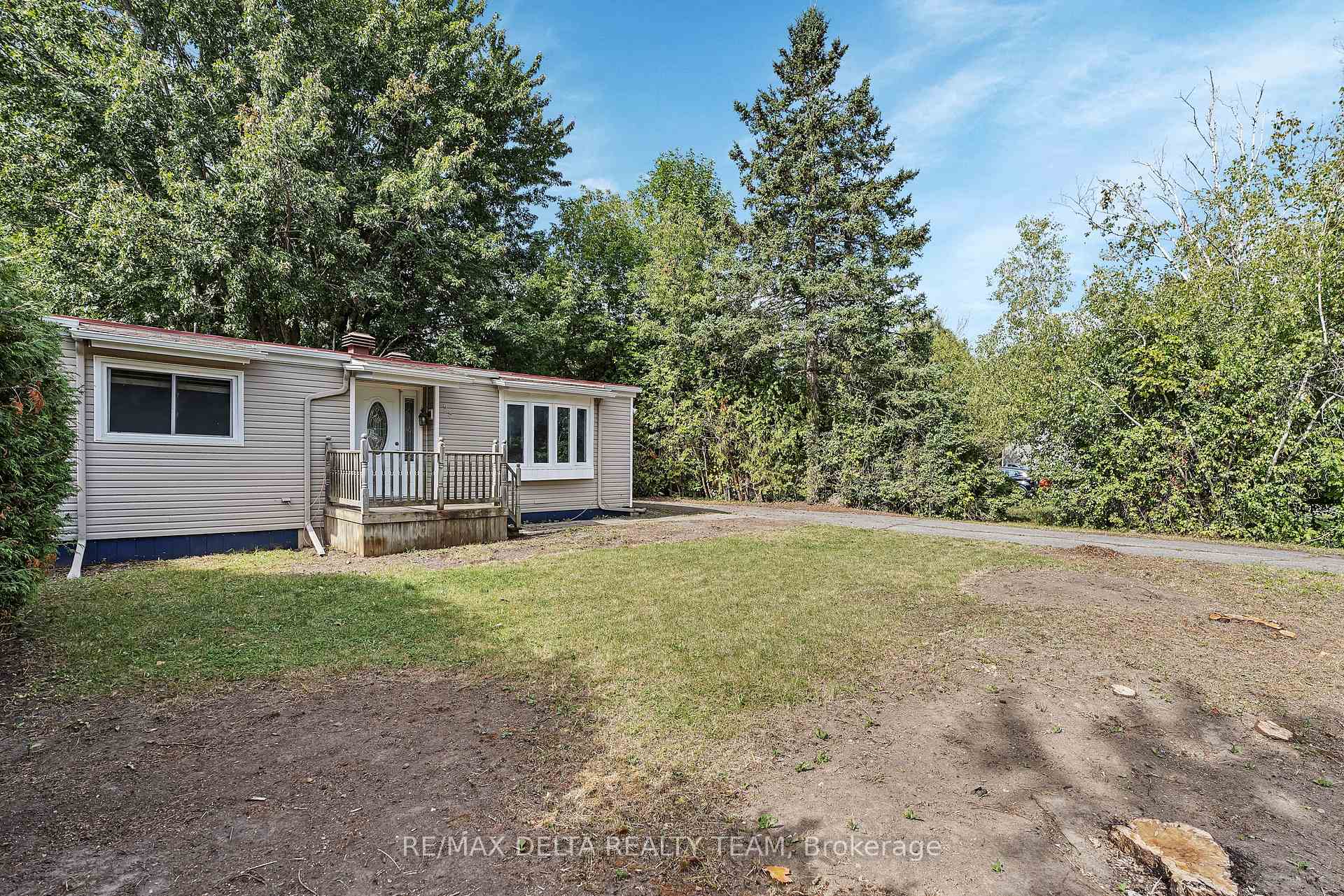 Photo 4 of 25 Fringewood Drive, Ottawa, Fringewood — HOMEH
