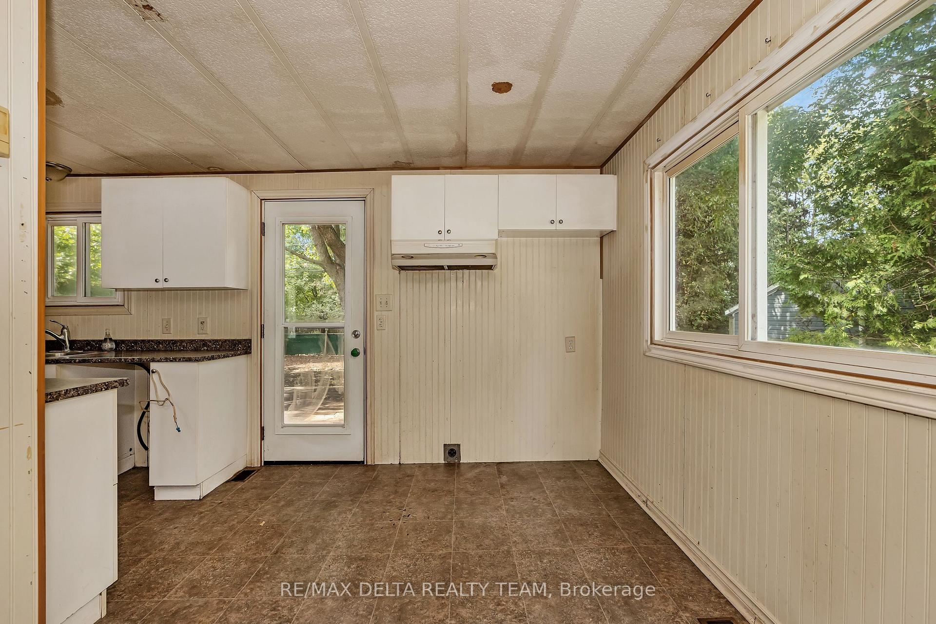 Photo 8 of 25 Fringewood Drive, Ottawa, Fringewood — HOMEH
