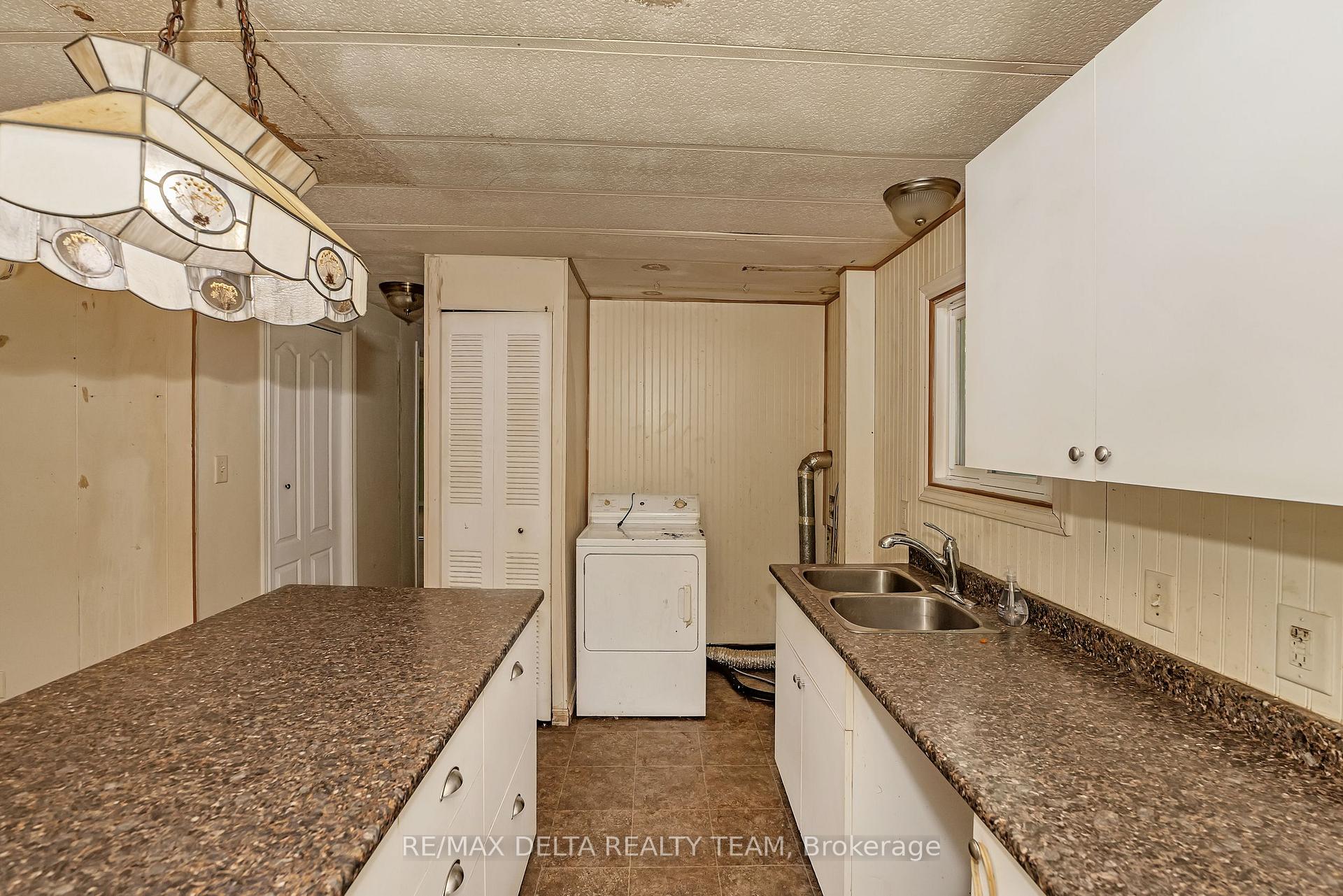 Photo 10 of 25 Fringewood Drive, Ottawa, Fringewood — HOMEH