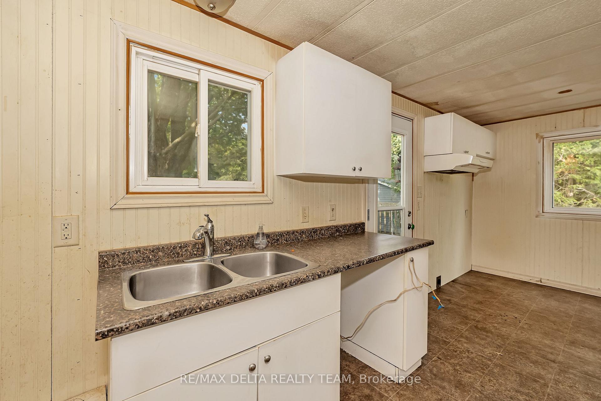 Photo 12 of 25 Fringewood Drive, Ottawa, Fringewood — HOMEH