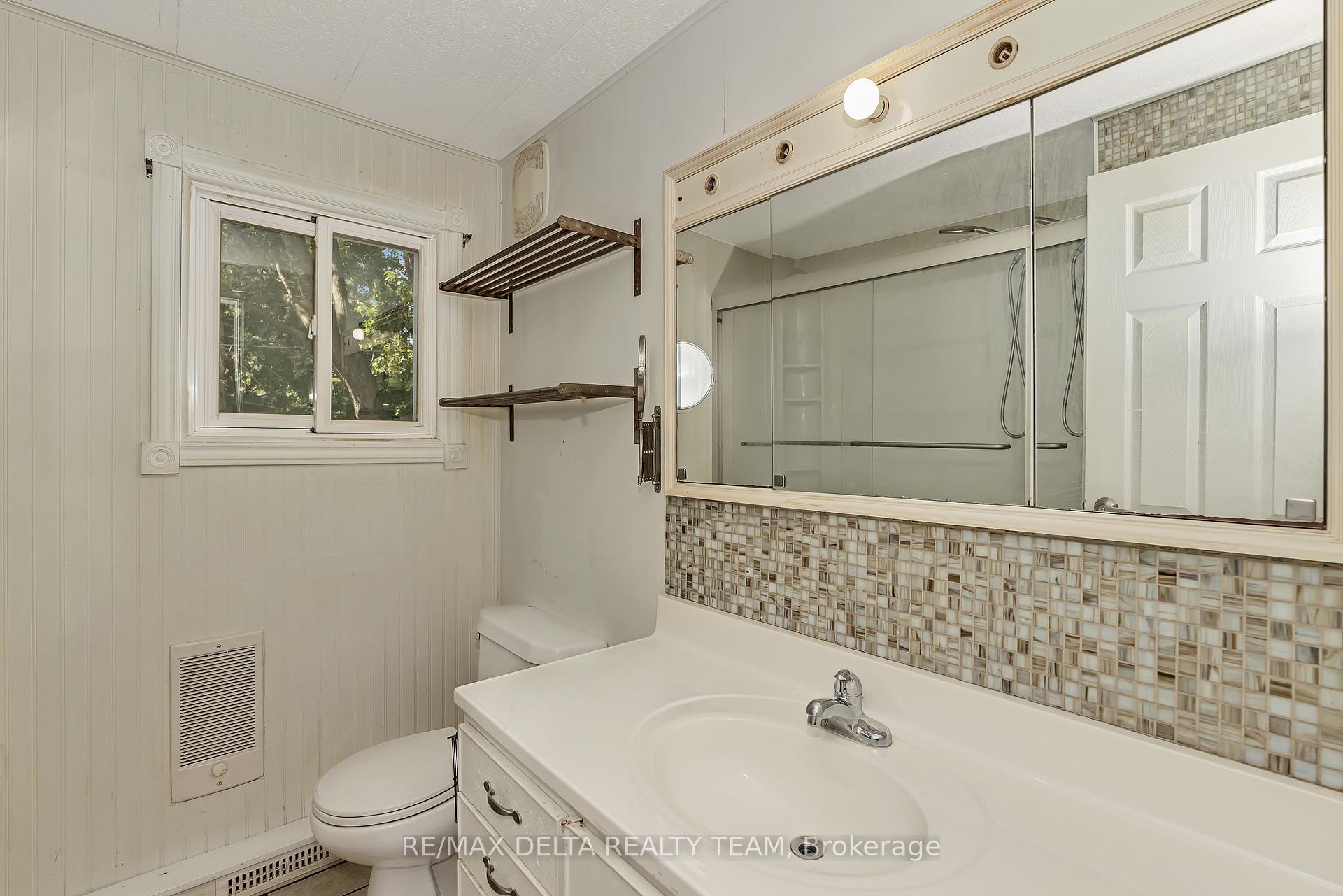 Photo 17 of 25 Fringewood Drive, Ottawa, Fringewood — HOMEH