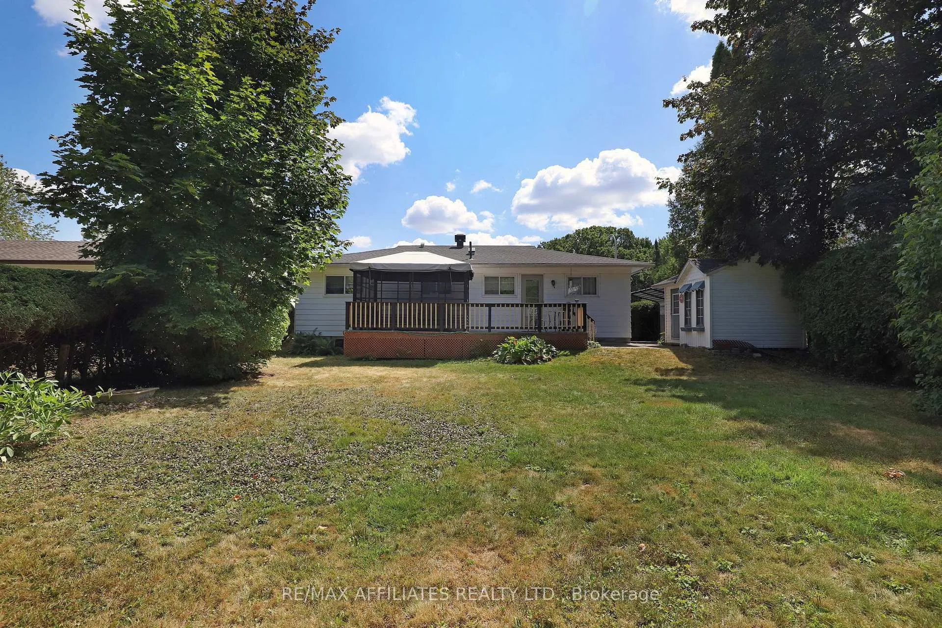 Photo 5 of 17 Canfield Road, Ottawa, Sheahan Estates/Trend Village — HOMEH