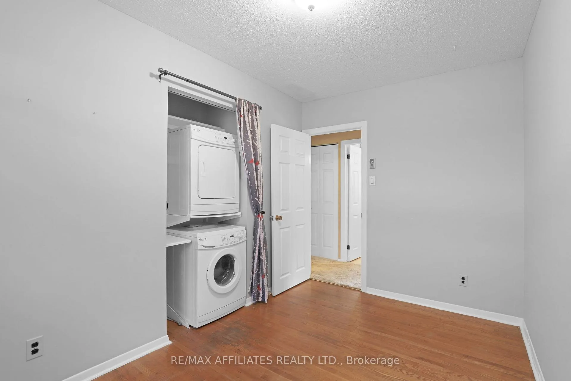Photo 21 of 17 Canfield Road, Ottawa, Sheahan Estates/Trend Village — HOMEH