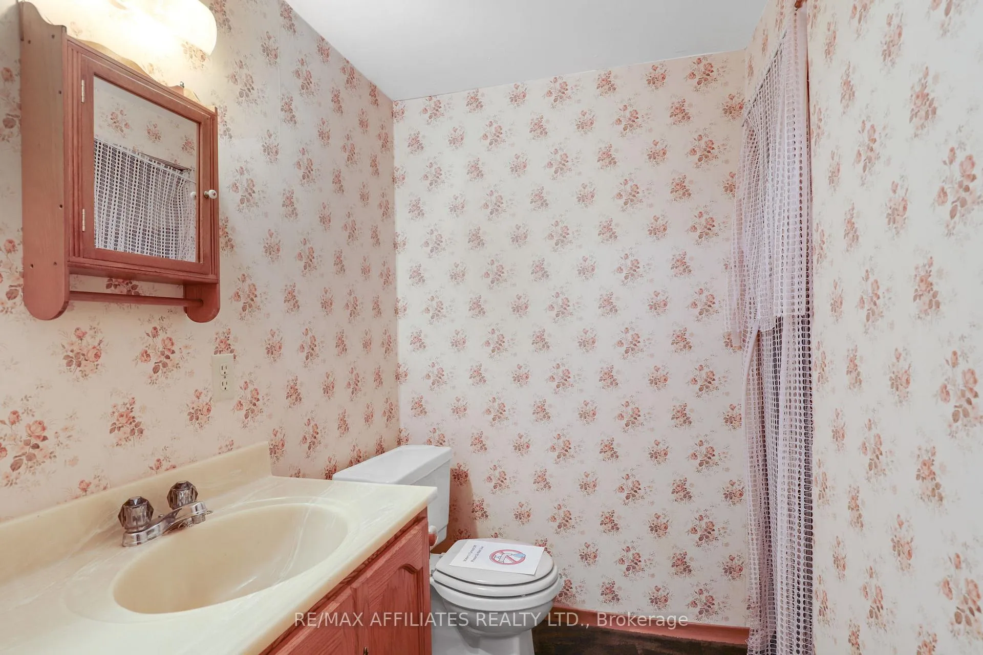 Photo 29 of 17 Canfield Road, Ottawa, Sheahan Estates/Trend Village — HOMEH
