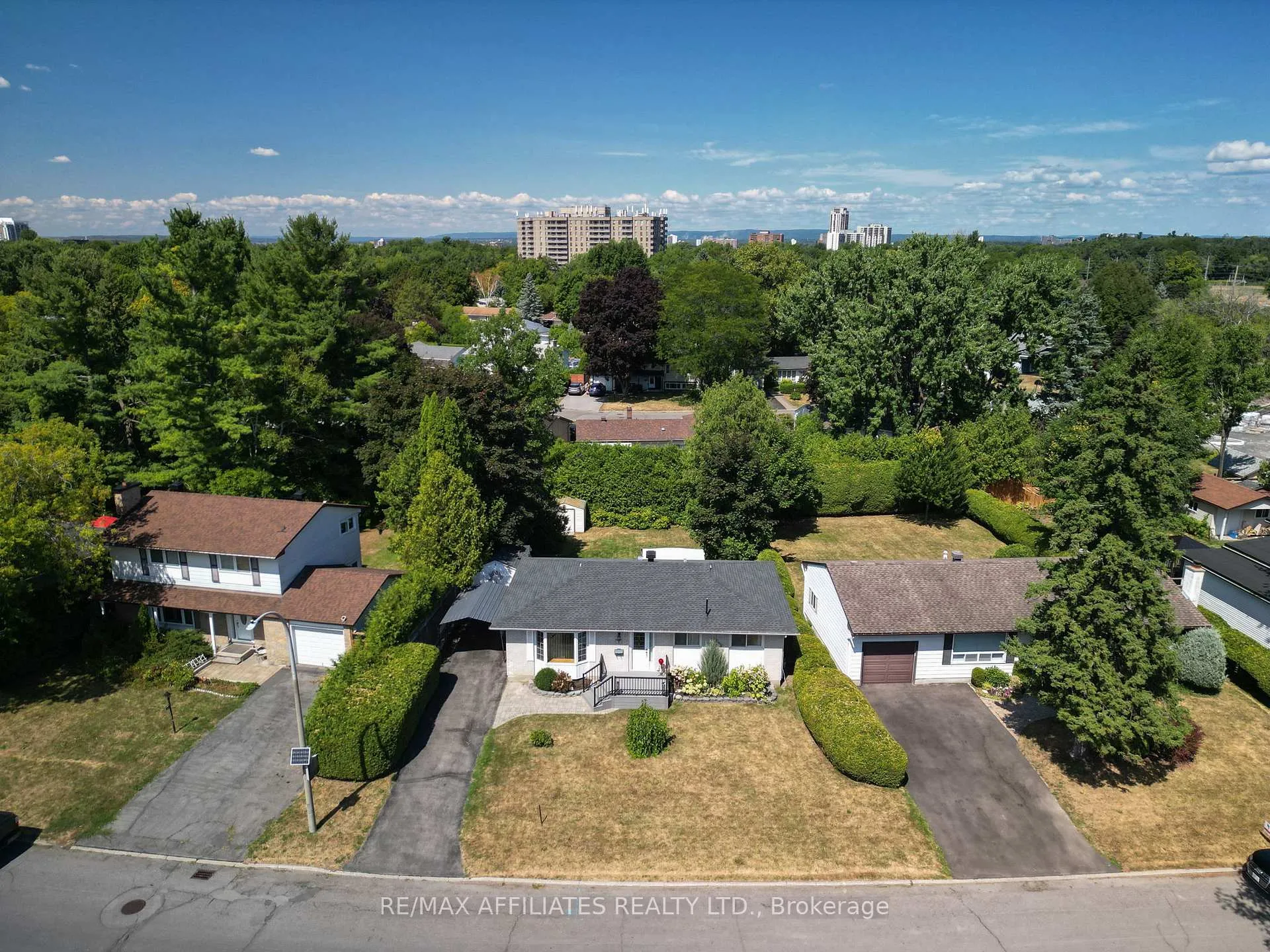 Photo 36 of 17 Canfield Road, Ottawa, Sheahan Estates/Trend Village — HOMEH