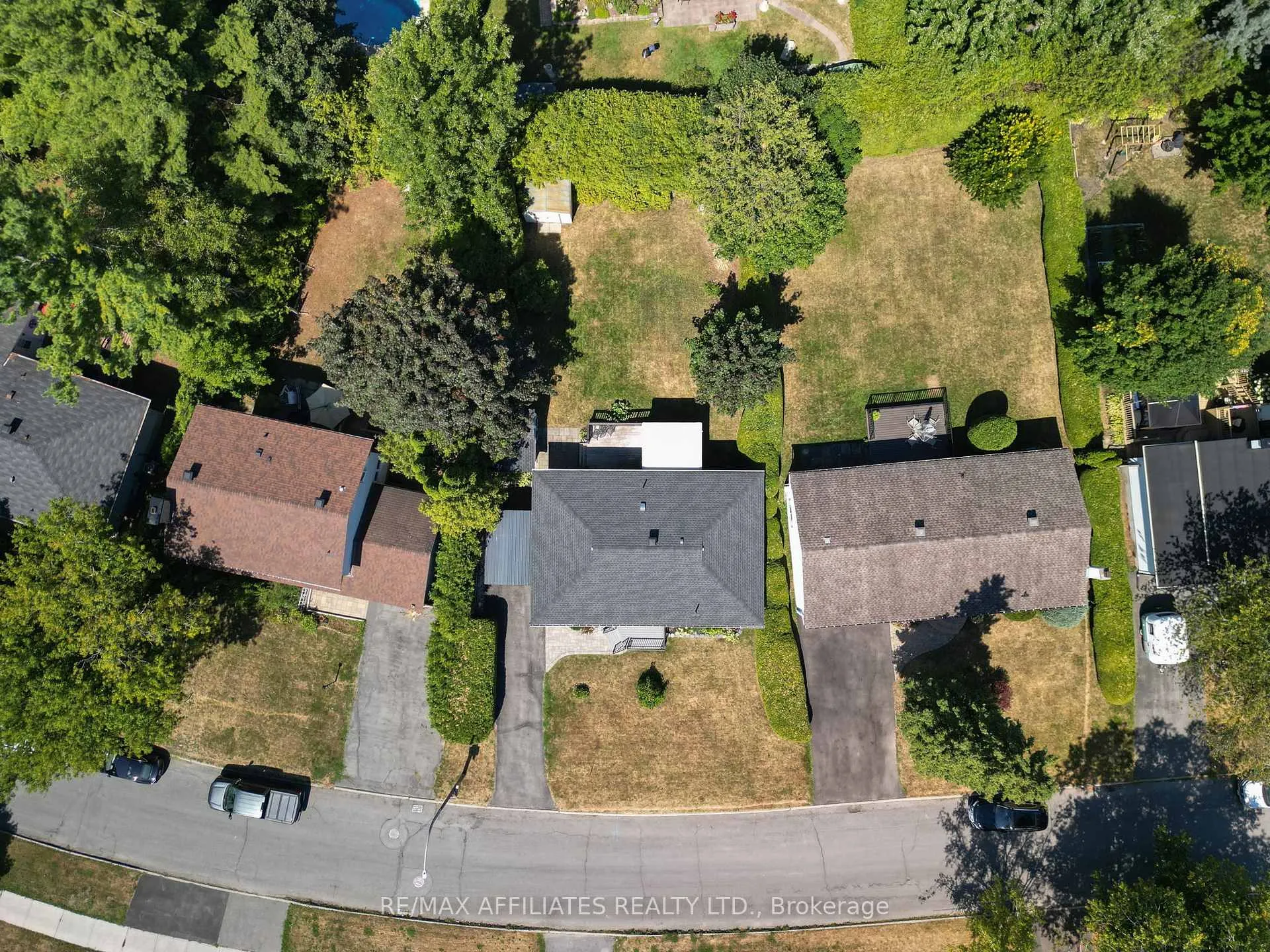 Photo 38 of 17 Canfield Road, Ottawa, Sheahan Estates/Trend Village — HOMEH