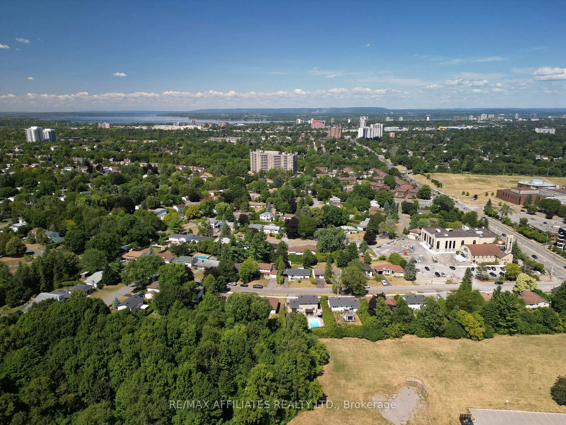 Photo 39 of 17 Canfield Road, Ottawa, Sheahan Estates/Trend Village — HOMEH