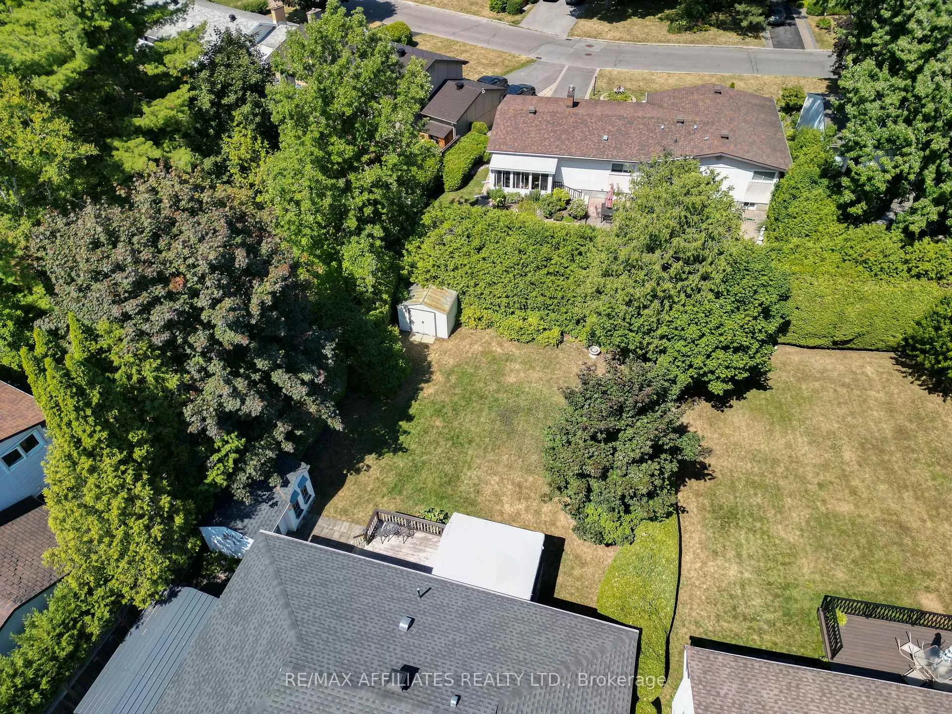 Photo 40 of 17 Canfield Road, Ottawa, Sheahan Estates/Trend Village — HOMEH