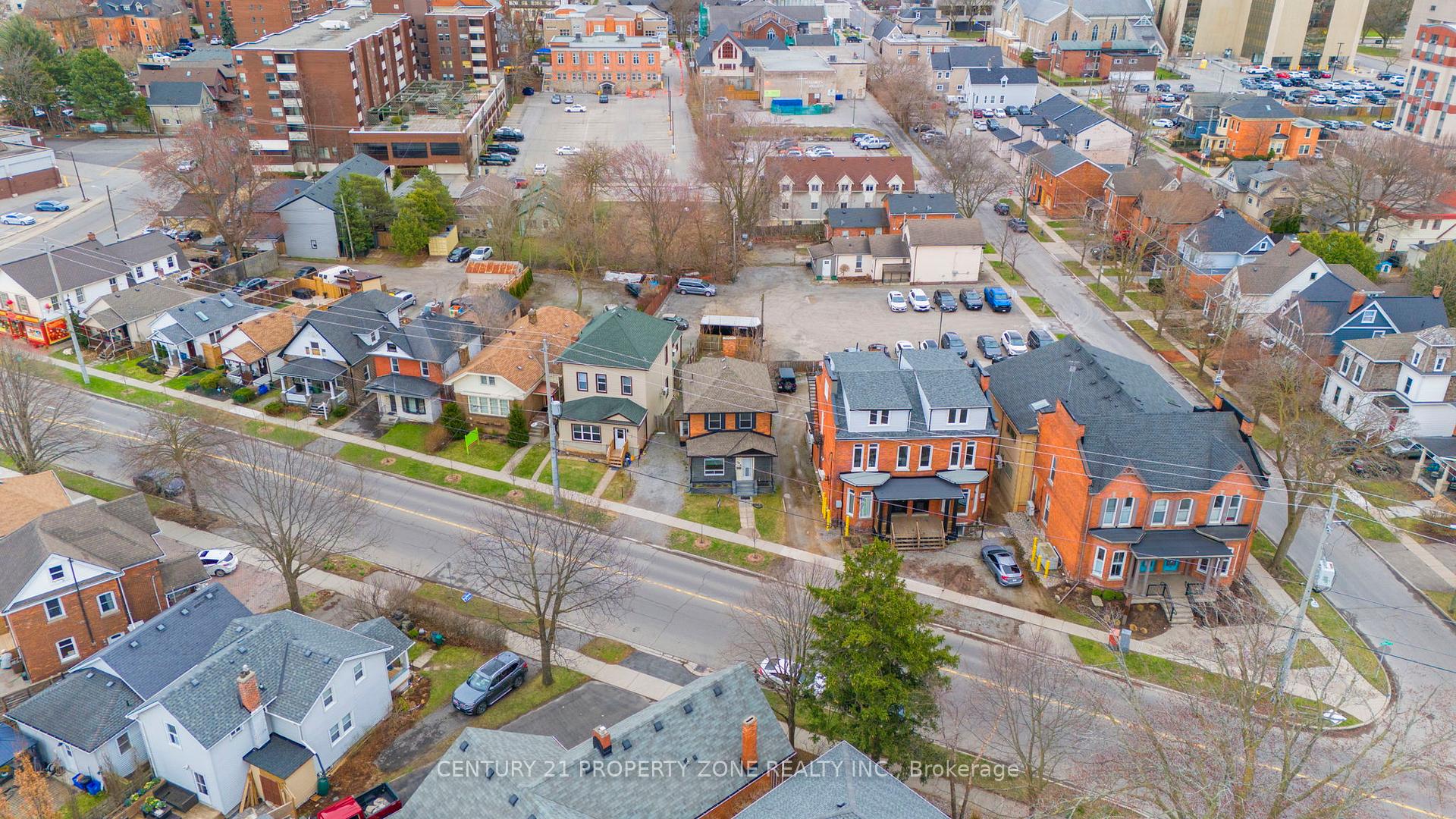 Photo 4 of 86 Welland Avenue, St. Catharines, Downtown — HOMEH