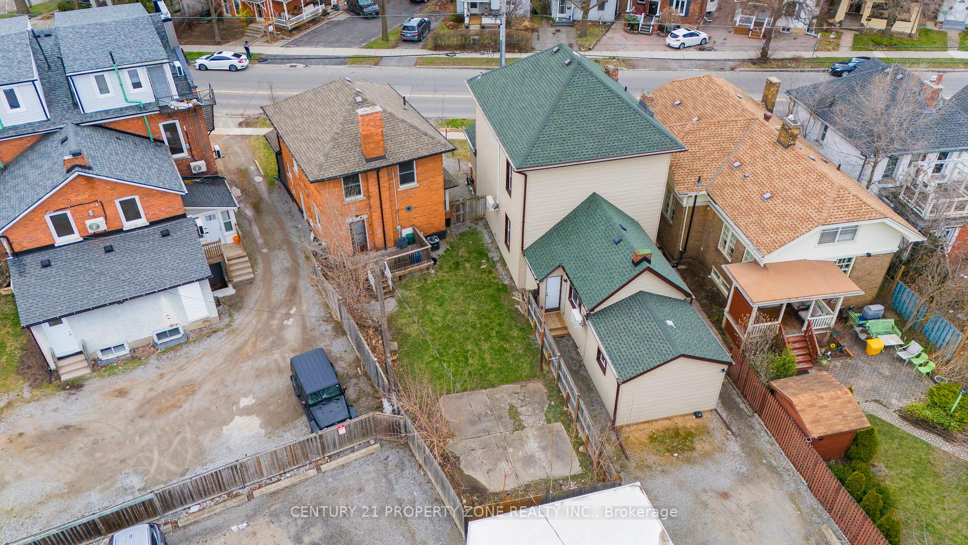 Photo 5 of 86 Welland Avenue, St. Catharines, Downtown — HOMEH