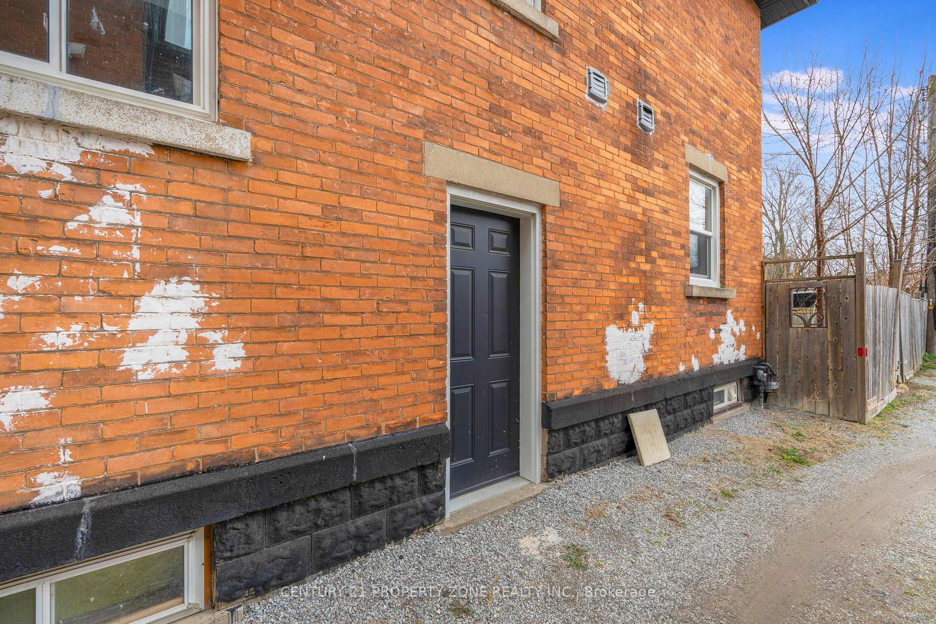 Photo 7 of 86 Welland Avenue, St. Catharines, Downtown — HOMEH