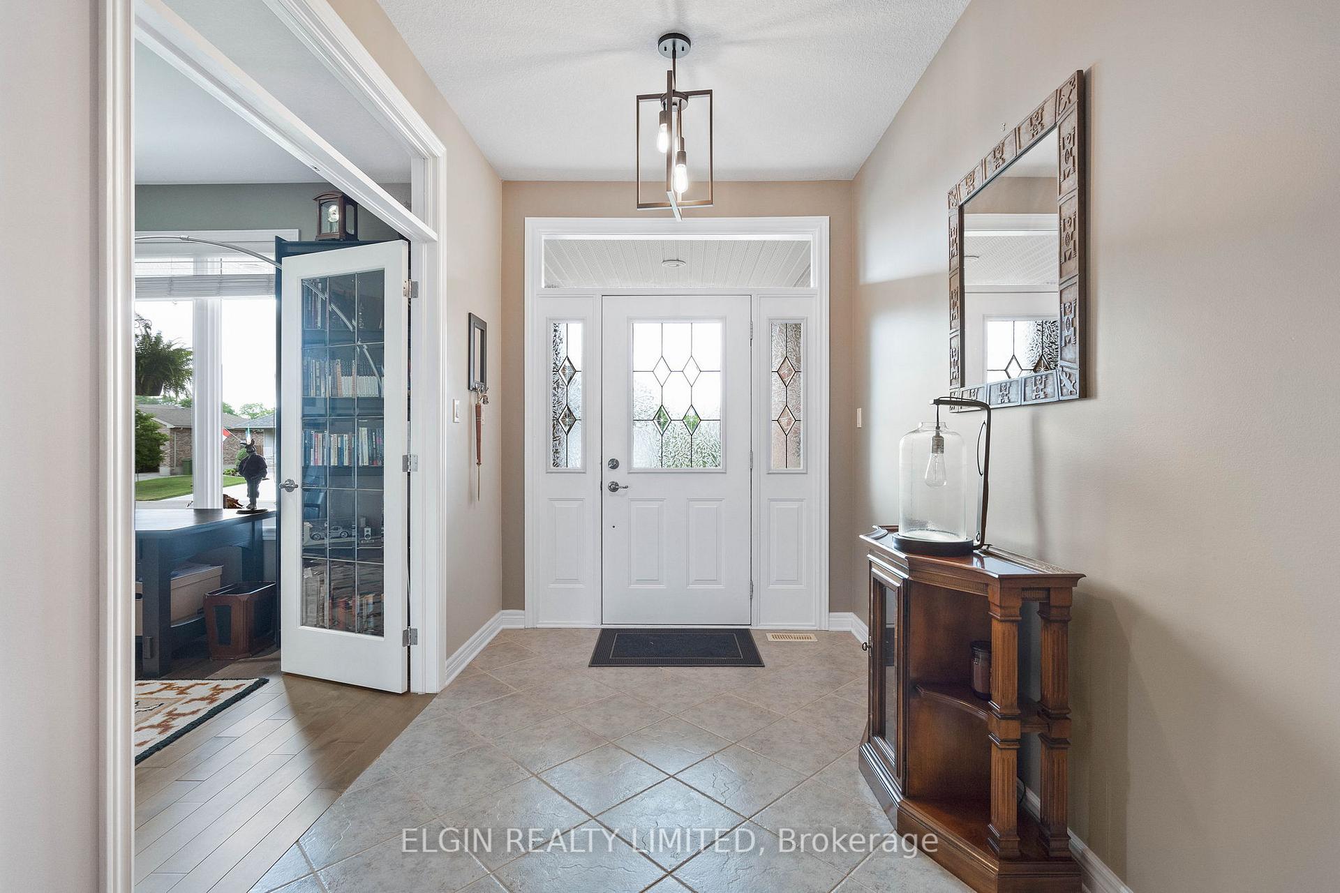 Photo 4 of 66 Donker Drive, St. Thomas — HOMEH