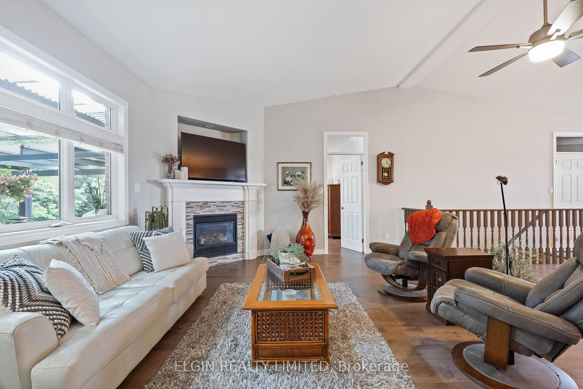 Photo 12 of 66 Donker Drive, St. Thomas — HOMEH