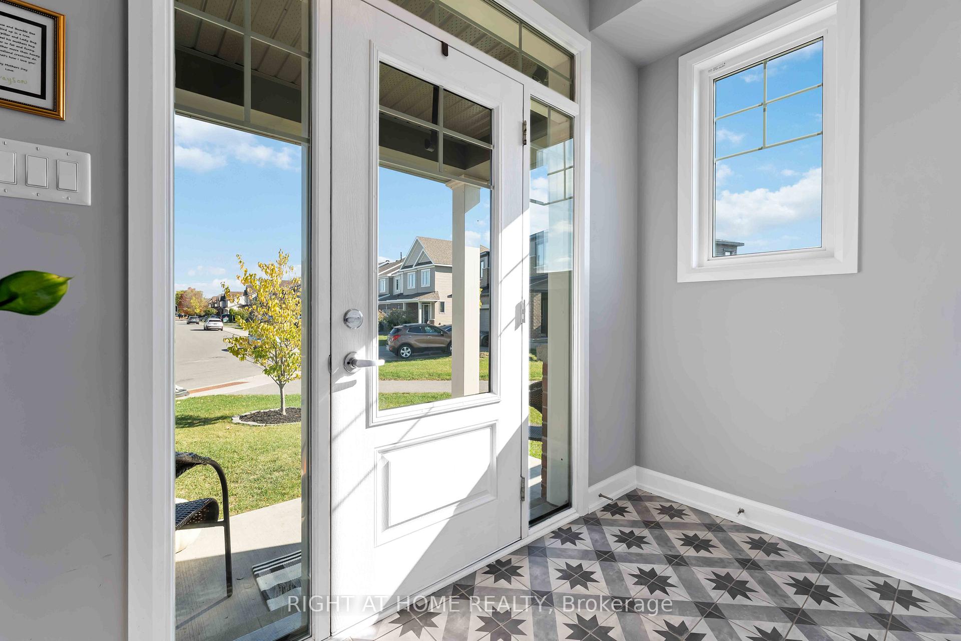 Photo 3 of 177 Bandelier Way, Ottawa, Stittsville (North) — HOMEH