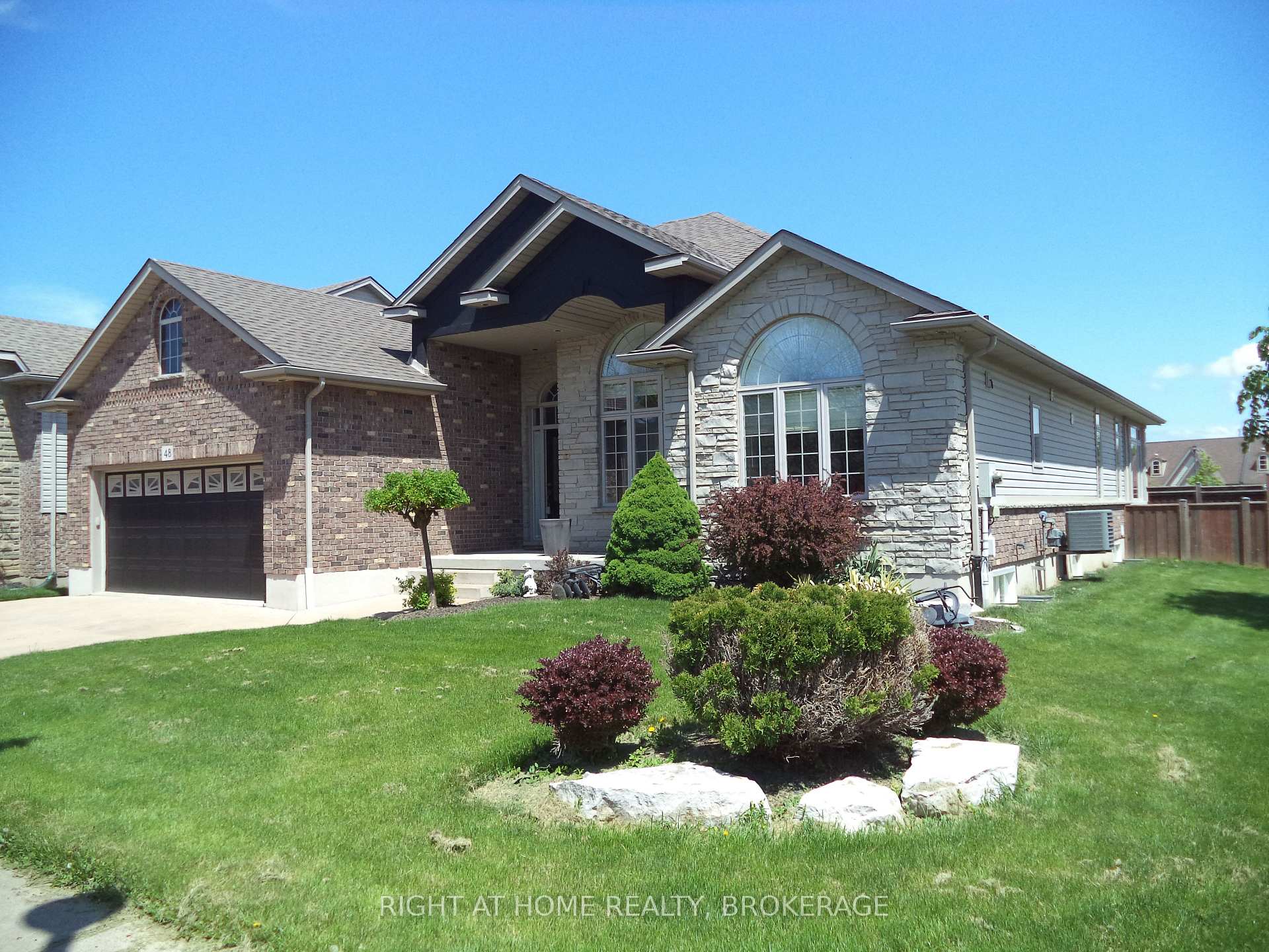 Photo 1 of 48 Nicholas Drive, St. Catharines, Rykert/Vansickle — HOMEH