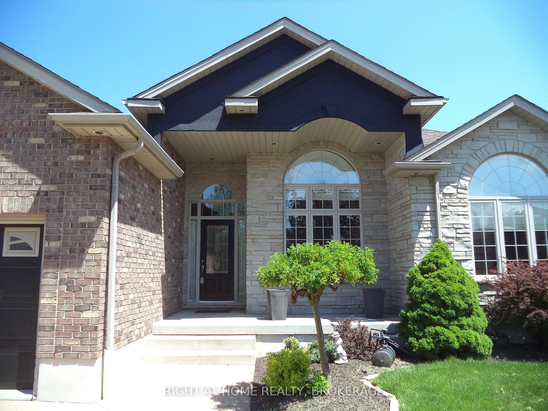 Photo 4 of 48 Nicholas Drive, St. Catharines, Rykert/Vansickle — HOMEH