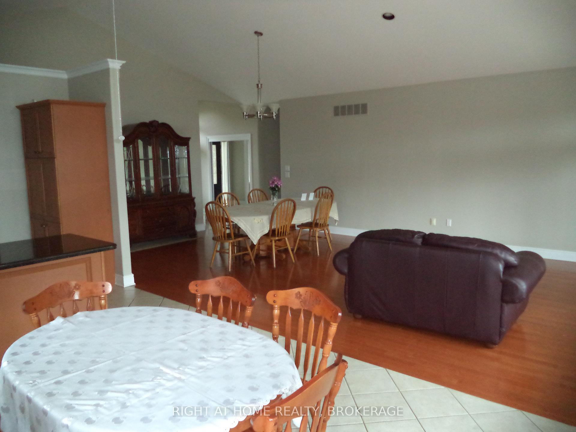 Photo 17 of 48 Nicholas Drive, St. Catharines, Rykert/Vansickle — HOMEH
