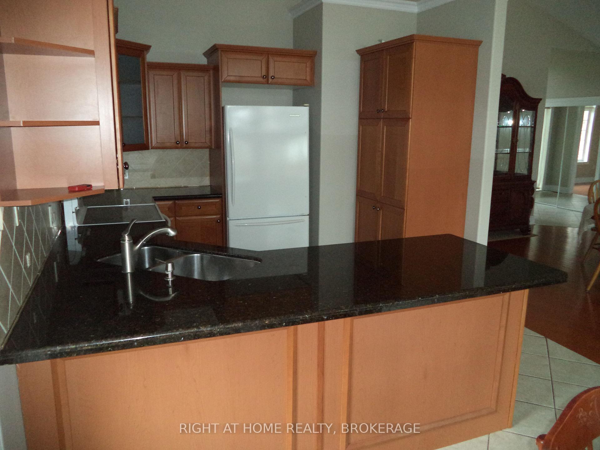 Photo 21 of 48 Nicholas Drive, St. Catharines, Rykert/Vansickle — HOMEH