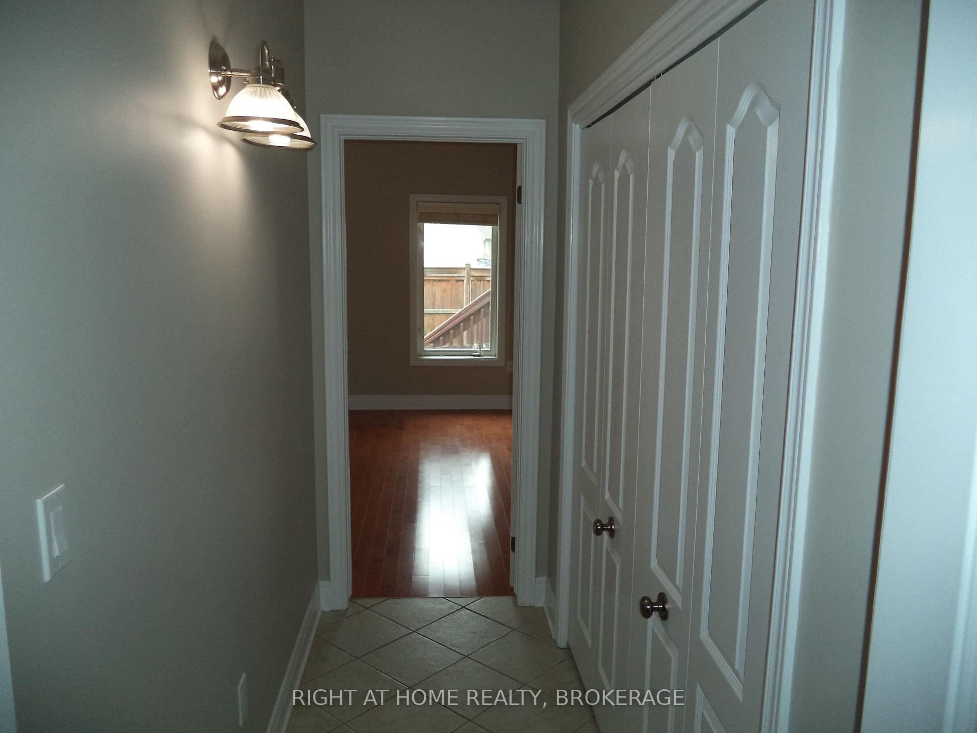 Photo 23 of 48 Nicholas Drive, St. Catharines, Rykert/Vansickle — HOMEH