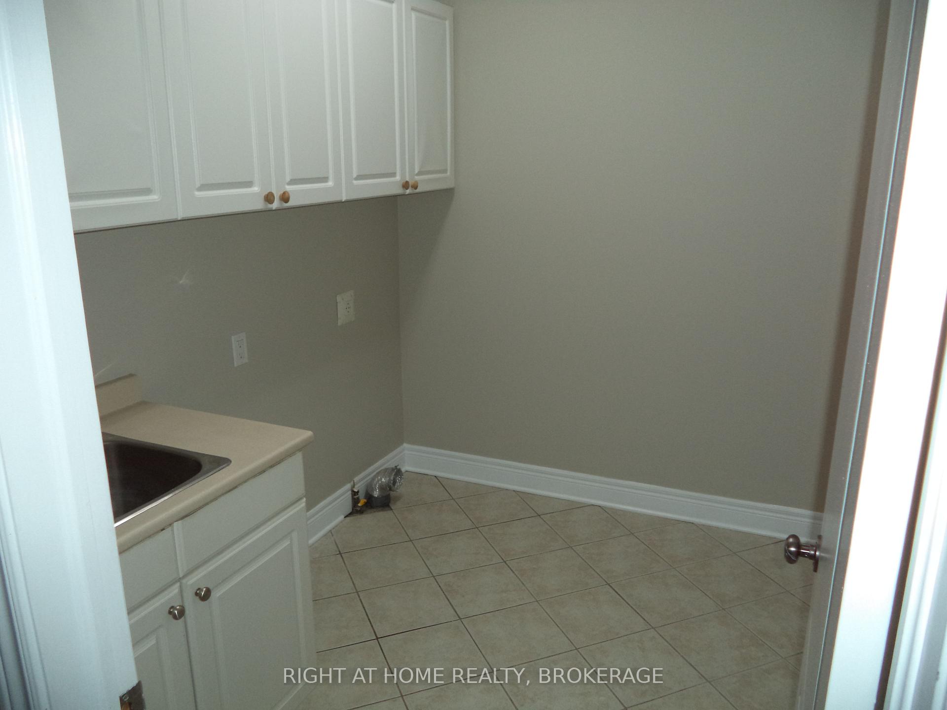 Photo 29 of 48 Nicholas Drive, St. Catharines, Rykert/Vansickle — HOMEH