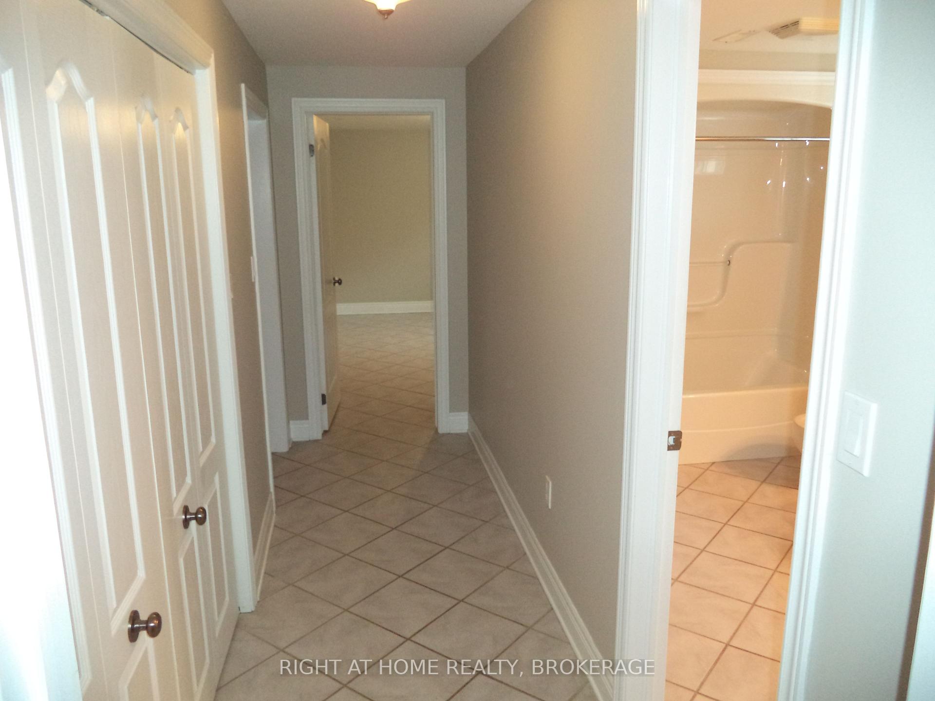 Photo 34 of 48 Nicholas Drive, St. Catharines, Rykert/Vansickle — HOMEH