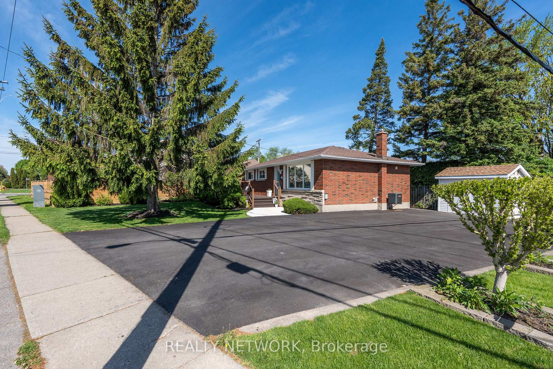 Photo 4 of 75 Parnell Road, St. Catharines, Vine/Linwell — HOMEH