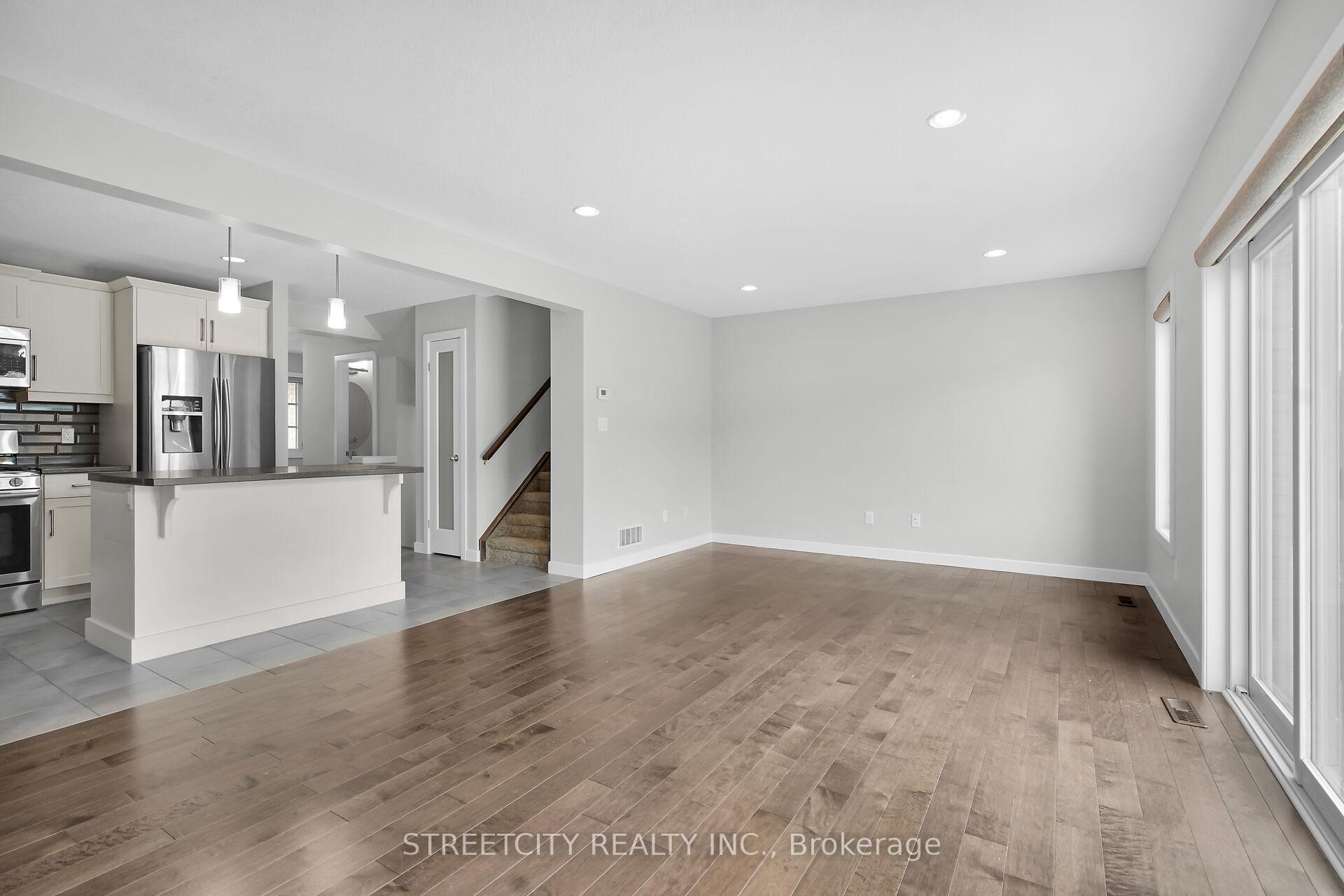 Photo 13 of 15 Empire Parkway, St. Thomas — HOMEH