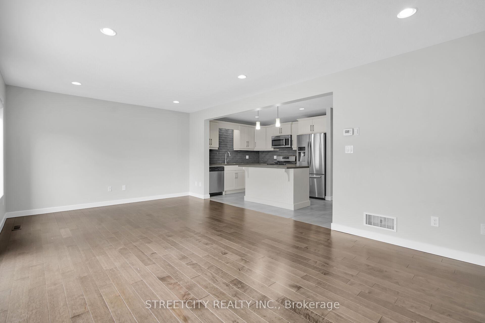 Photo 14 of 15 Empire Parkway, St. Thomas — HOMEH