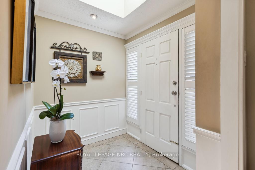 Photo 5 of 24 Richelieu Drive, St. Catharines, Vine/Linwell — HOMEH