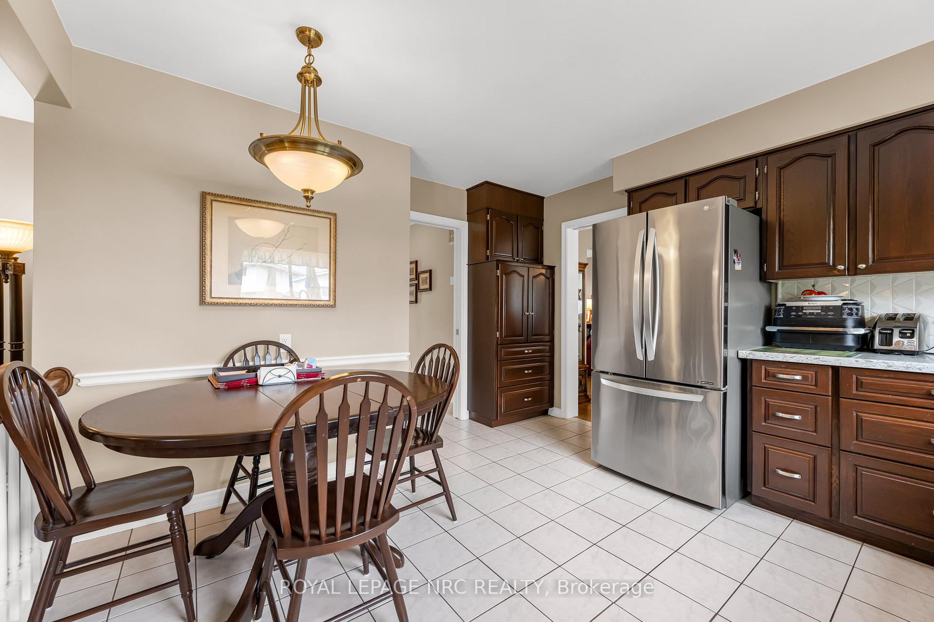 Photo 9 of 10 Wendover Place, St. Catharines, Lakeshore — HOMEH
