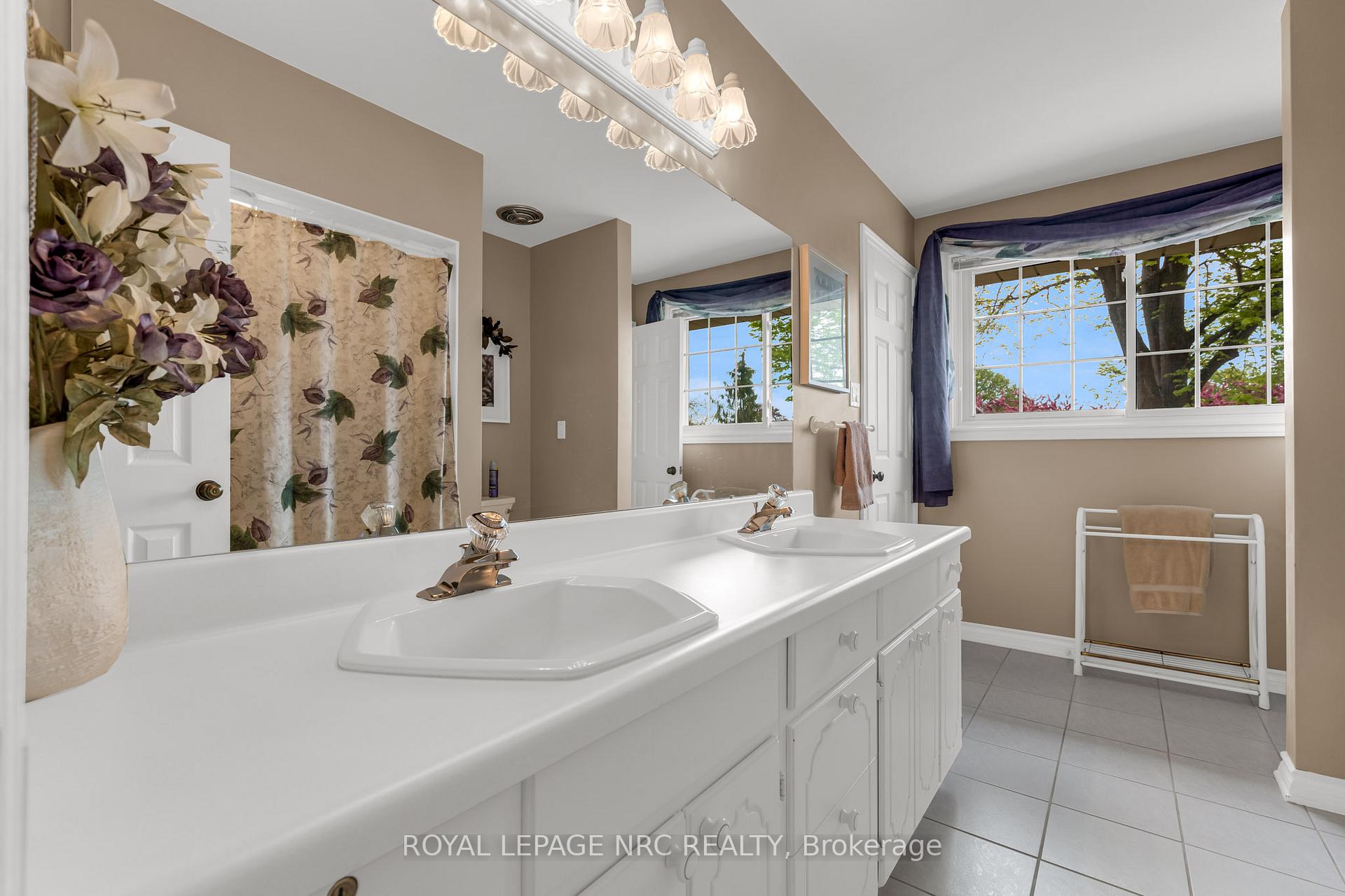 Photo 18 of 10 Wendover Place, St. Catharines, Lakeshore — HOMEH