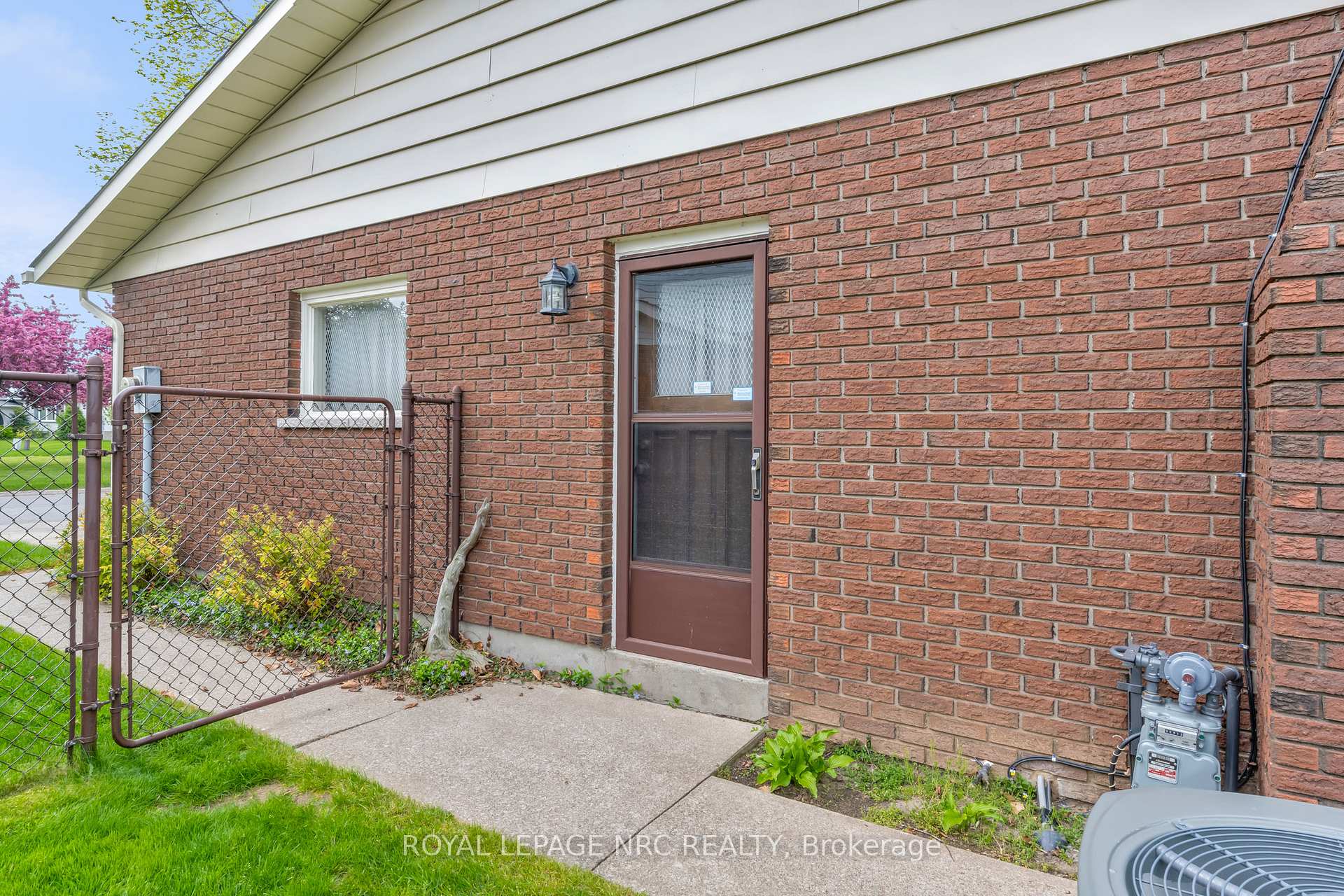 Photo 33 of 10 Wendover Place, St. Catharines, Lakeshore — HOMEH