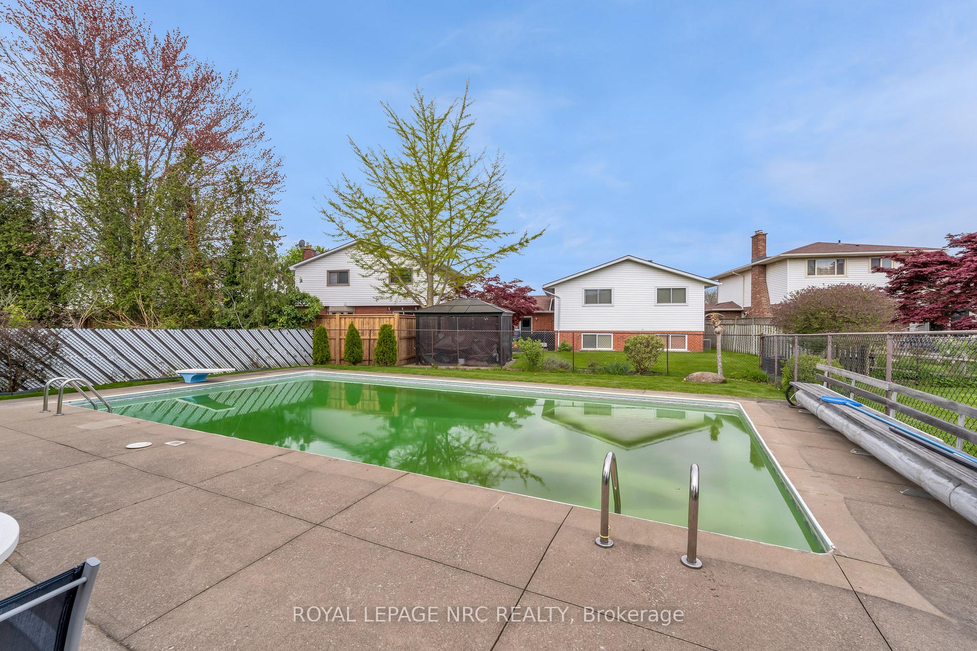Photo 34 of 10 Wendover Place, St. Catharines, Lakeshore — HOMEH