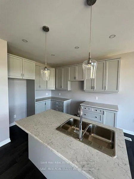 Photo 4 of 12 Summit Crescent, Belleville, Belleville Ward — HOMEH