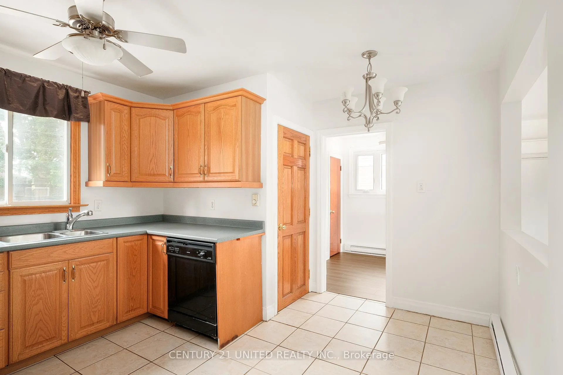 Photo 8 of 641 Bellaire Street, Peterborough, Otonabee Ward 1 — HOMEH