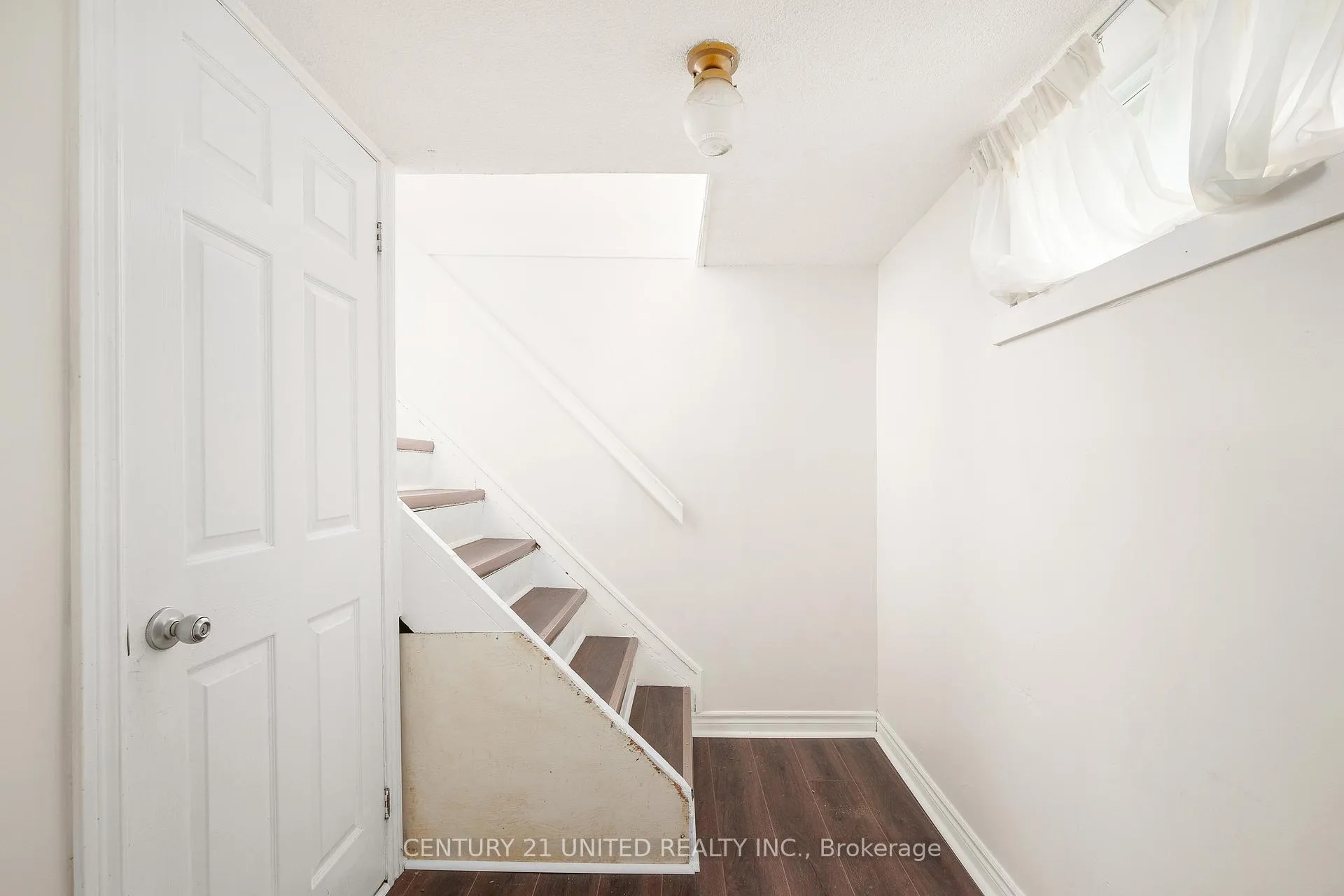 Photo 18 of 641 Bellaire Street, Peterborough, Otonabee Ward 1 — HOMEH