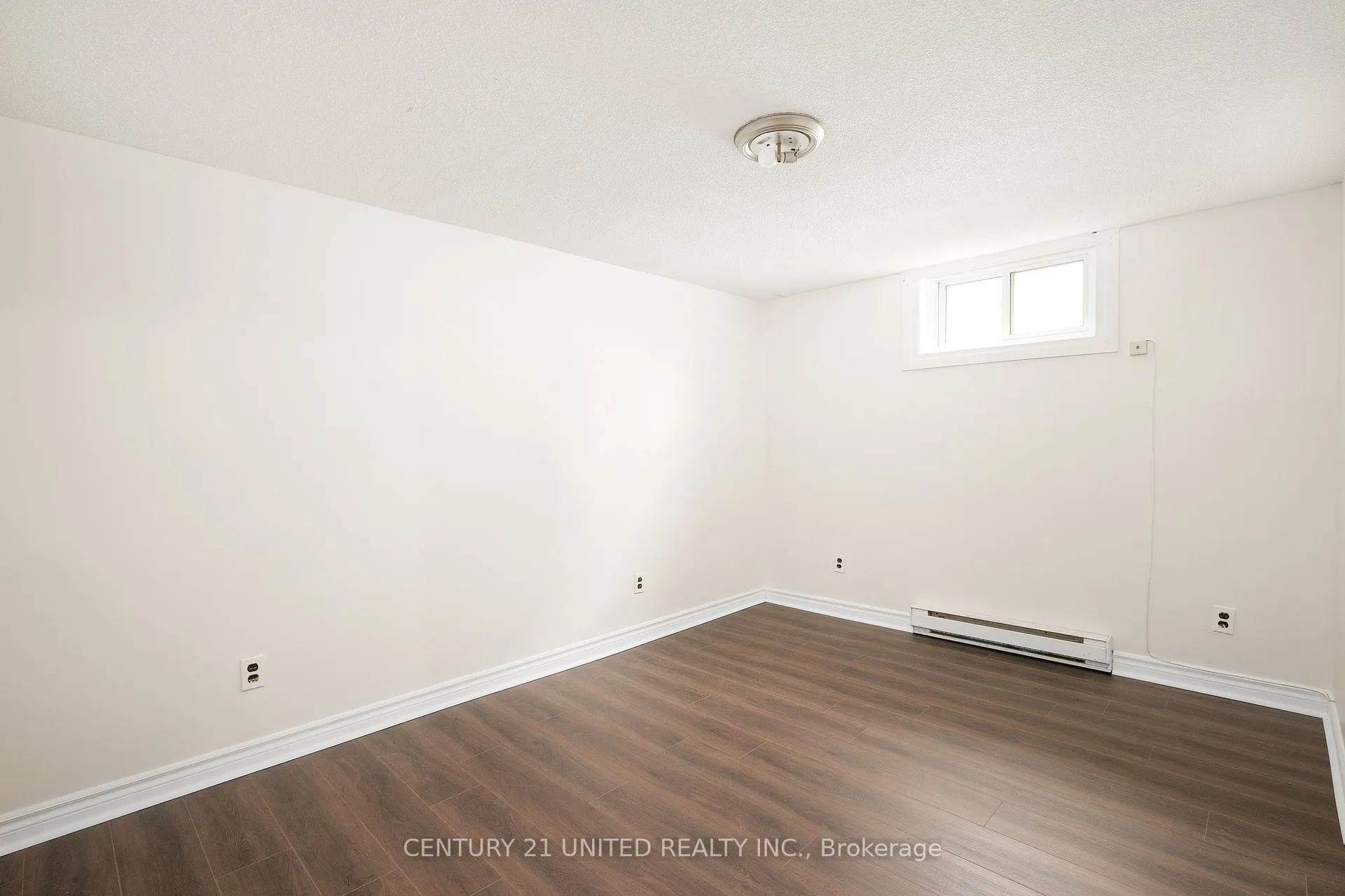 Photo 21 of 641 Bellaire Street, Peterborough, Otonabee Ward 1 — HOMEH