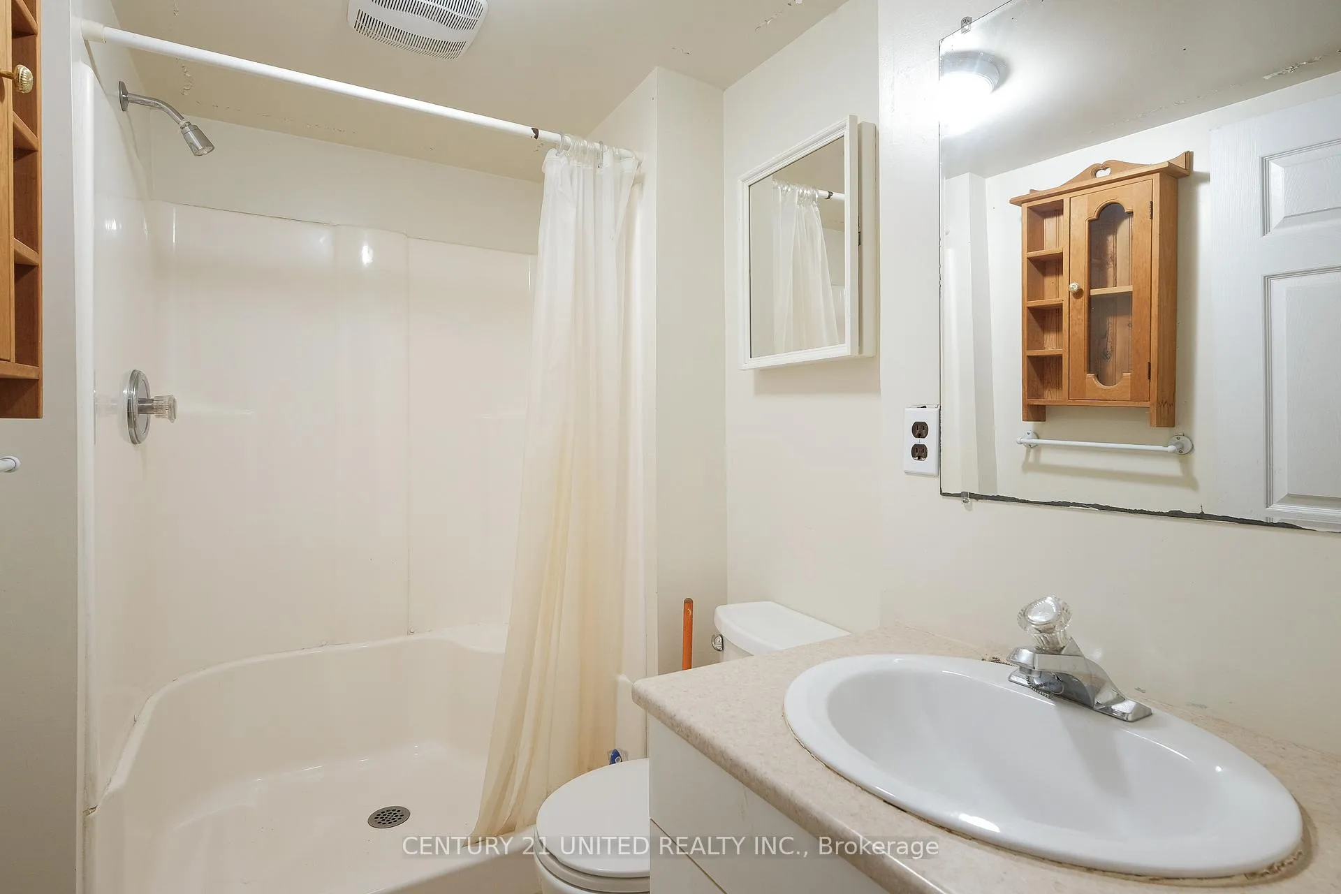 Photo 23 of 641 Bellaire Street, Peterborough, Otonabee Ward 1 — HOMEH