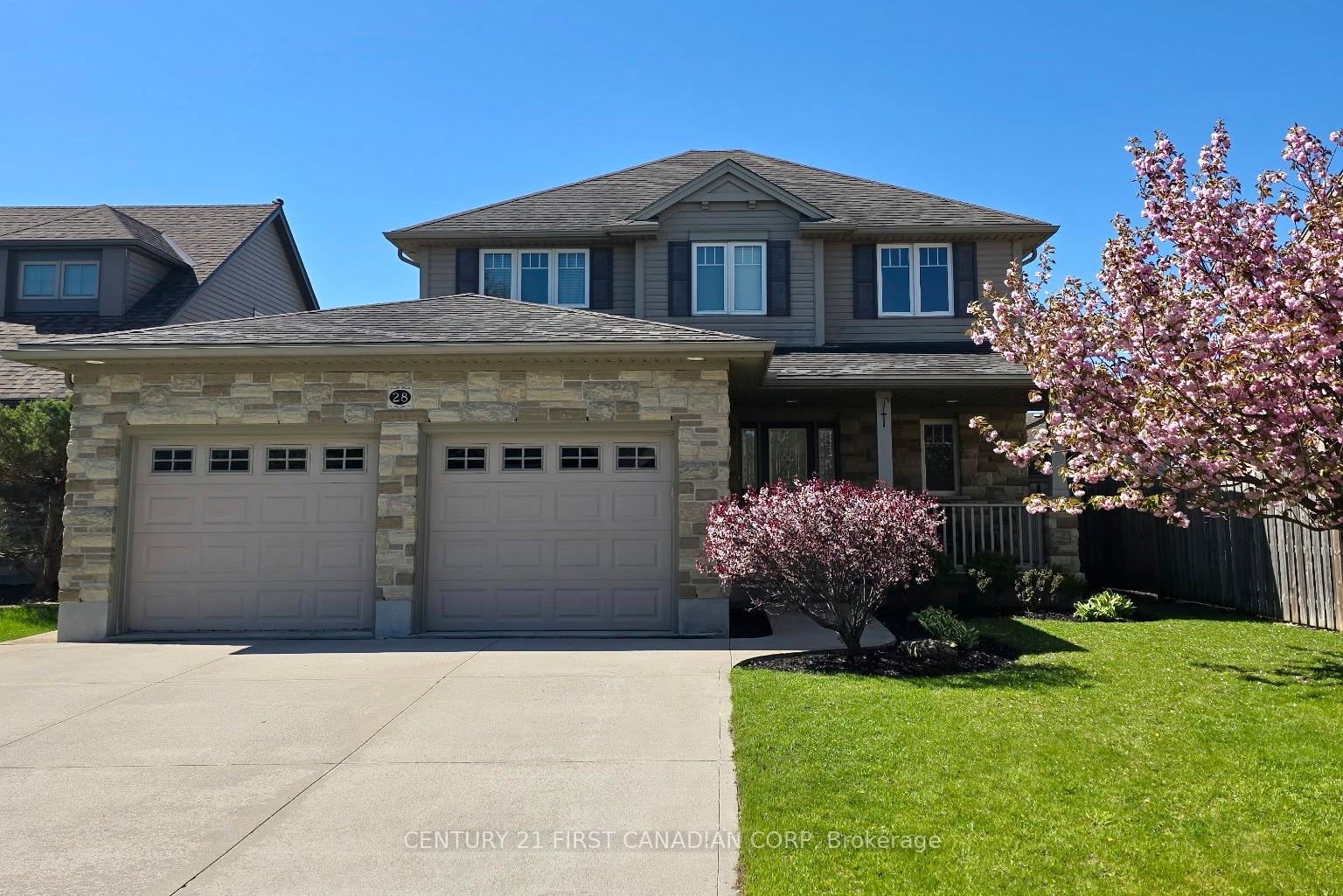 Photo 4 of 28 Circlewood Drive, St. Thomas — HOMEH