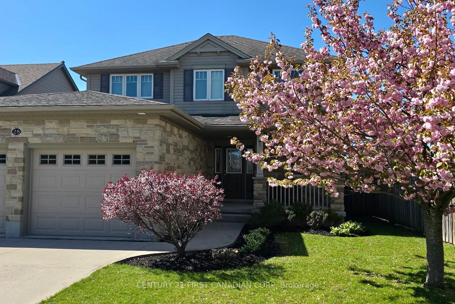 Photo 5 of 28 Circlewood Drive, St. Thomas — HOMEH