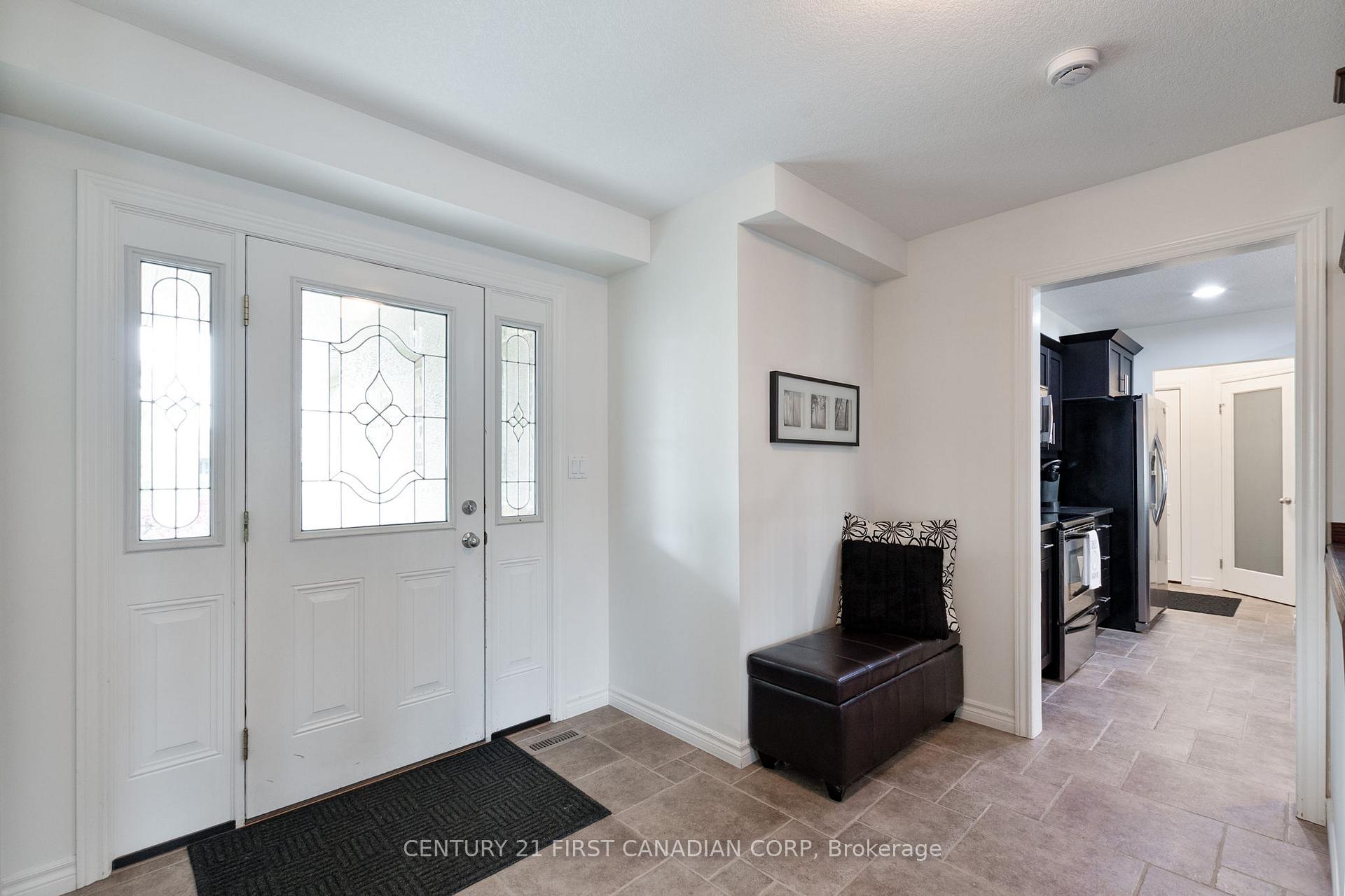 Photo 6 of 28 Circlewood Drive, St. Thomas — HOMEH