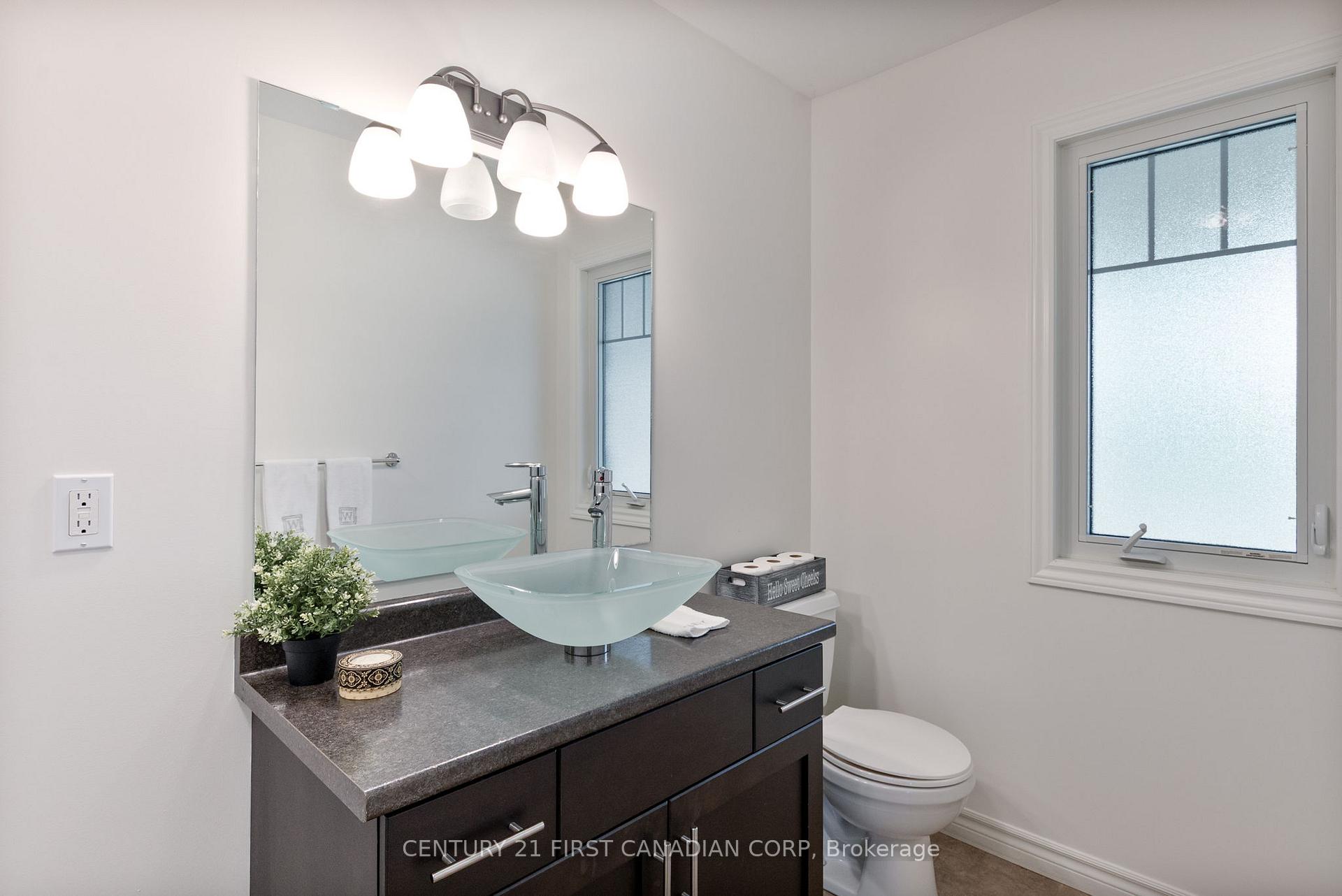 Photo 8 of 28 Circlewood Drive, St. Thomas — HOMEH