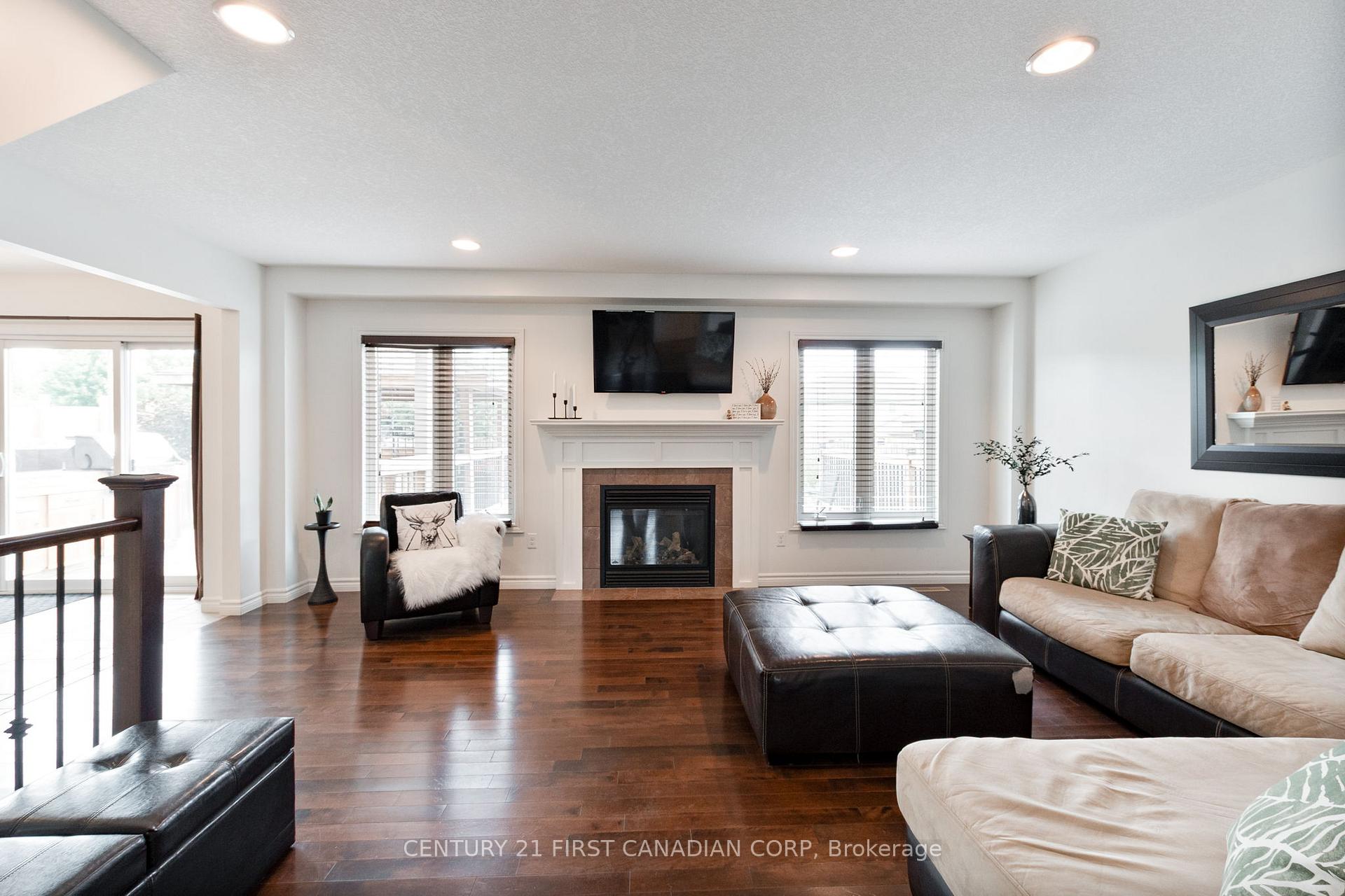 Photo 10 of 28 Circlewood Drive, St. Thomas — HOMEH